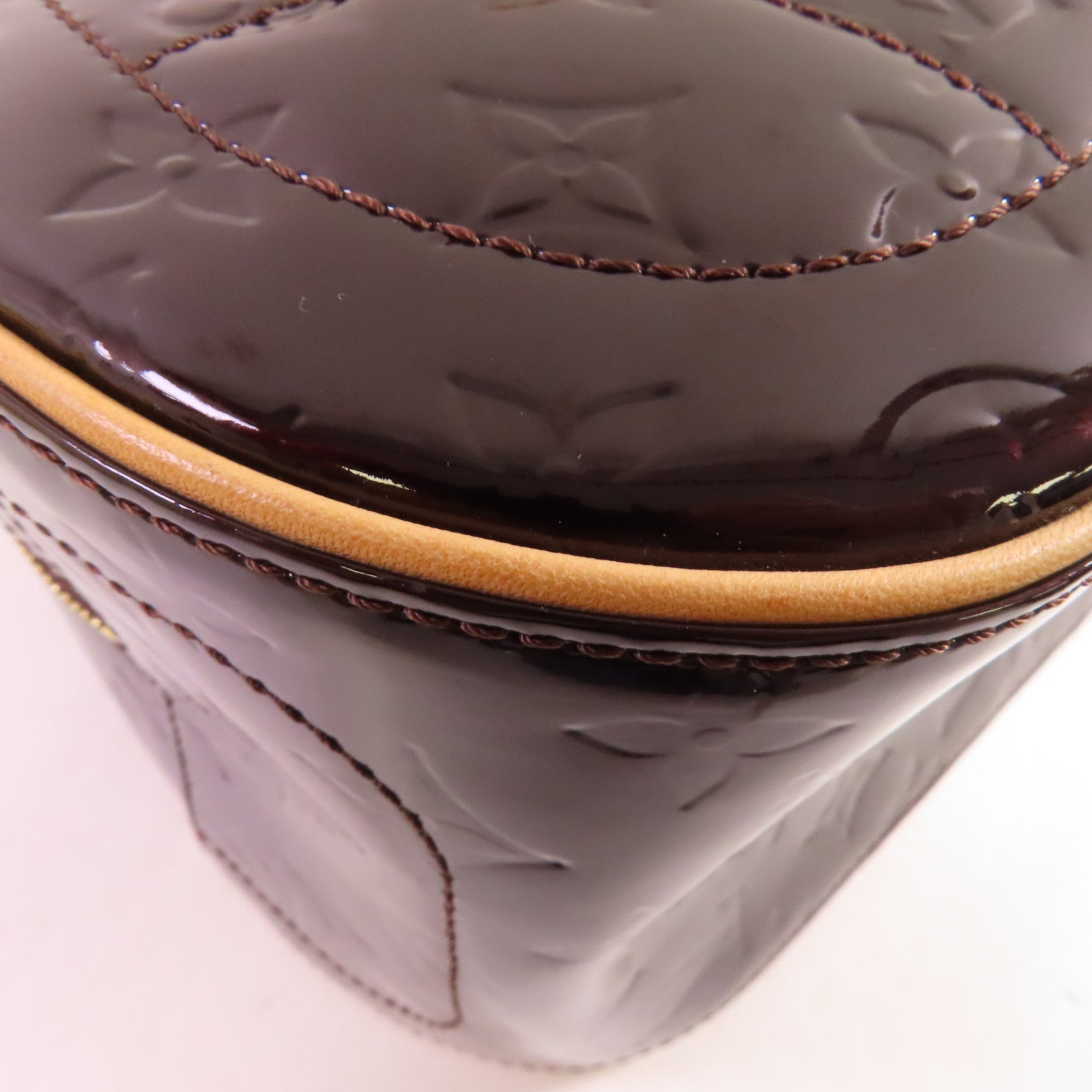 LOUIS VUITTON Vernis Summit Drive金扣手挽袋酒紅色