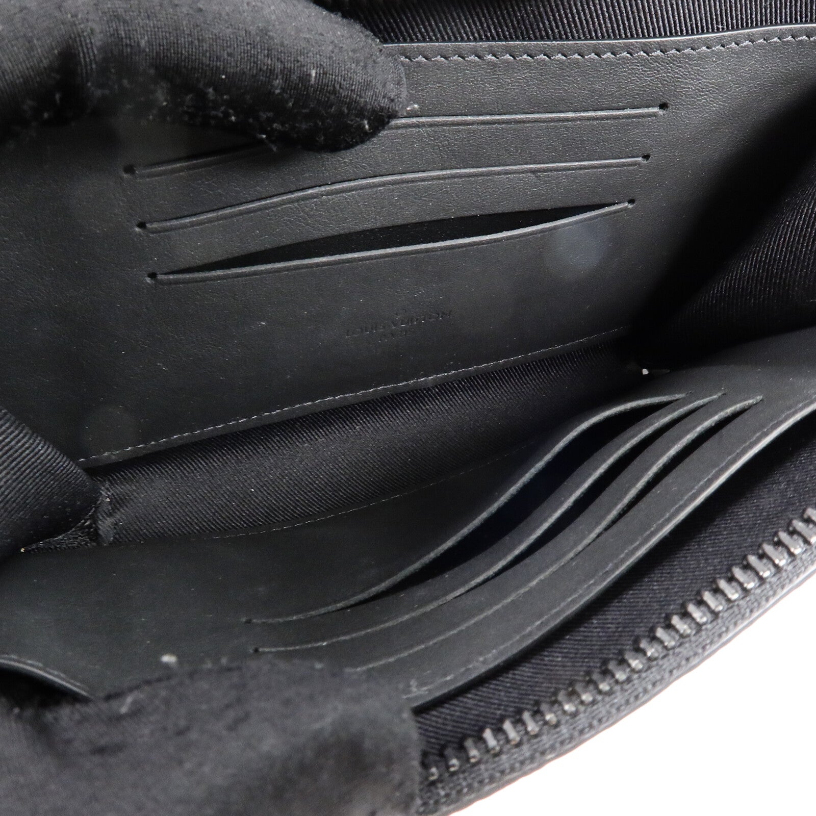LOUIS VUITTON 牛皮皮革Alpha Wearable Wallet肩背袋