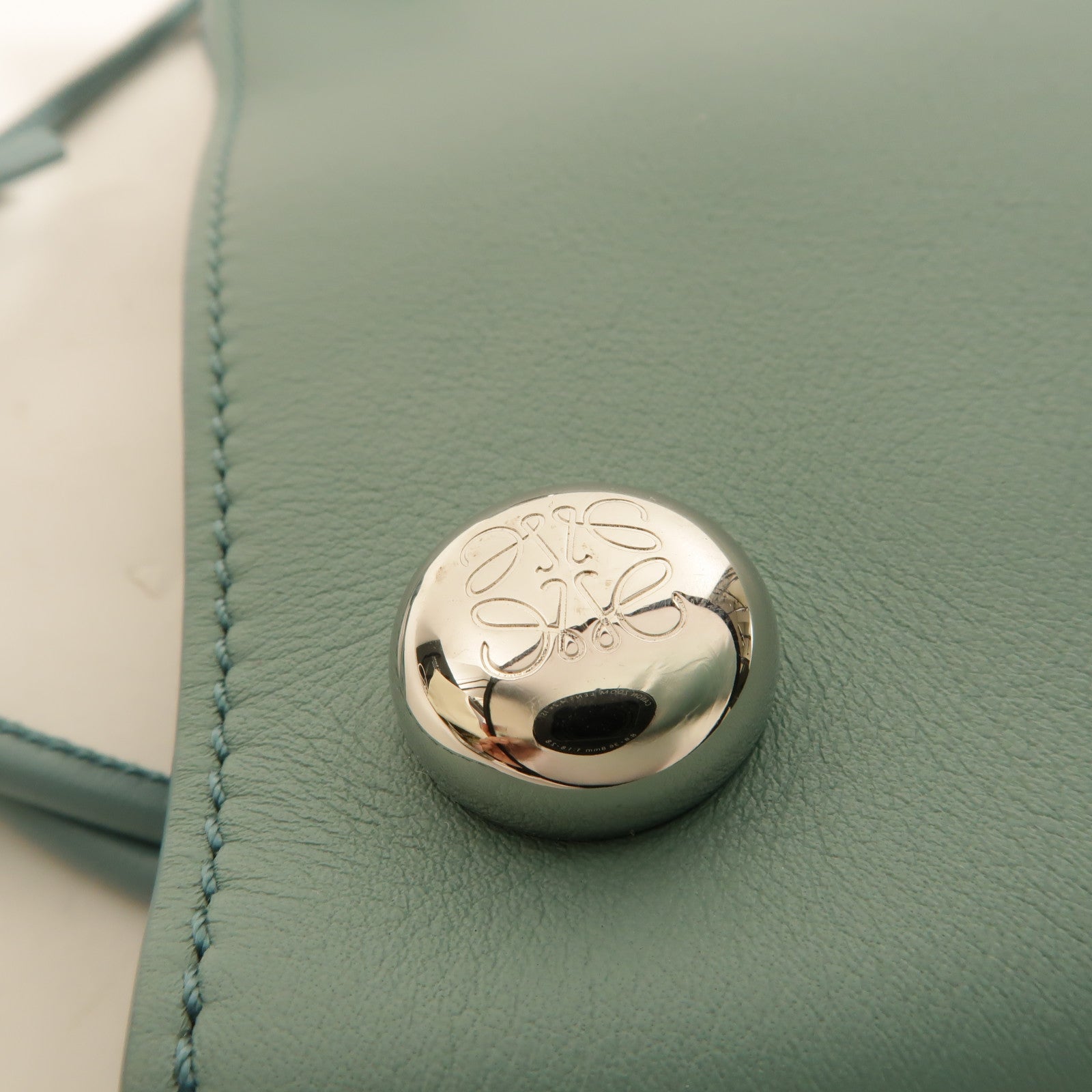 LOEWE 牛皮皮革Pebble Pouch肩背袋