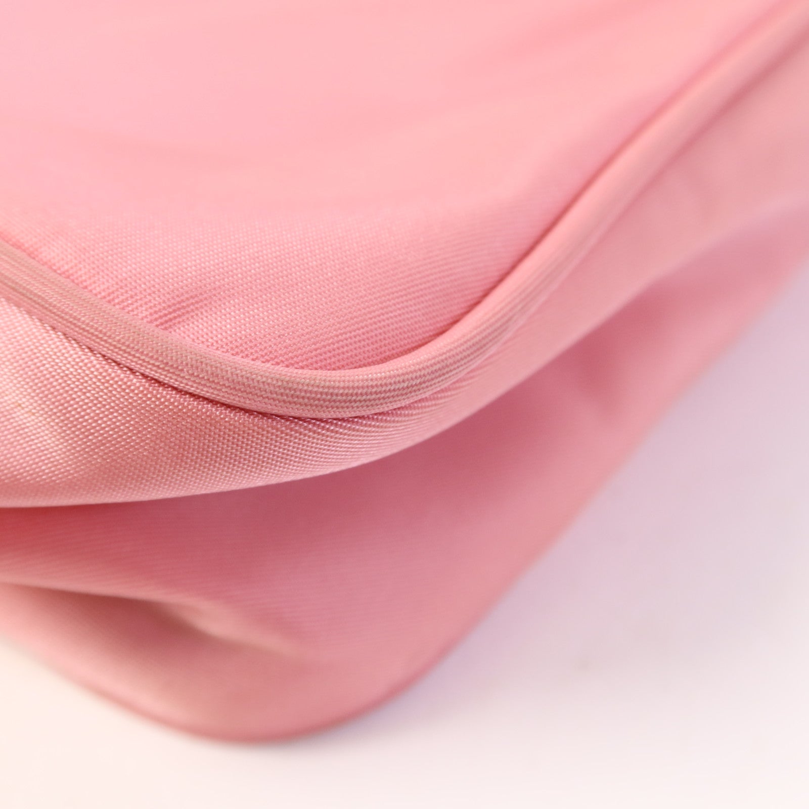 PRADA 尼龍Re-Edition 2000銀扣手挽袋