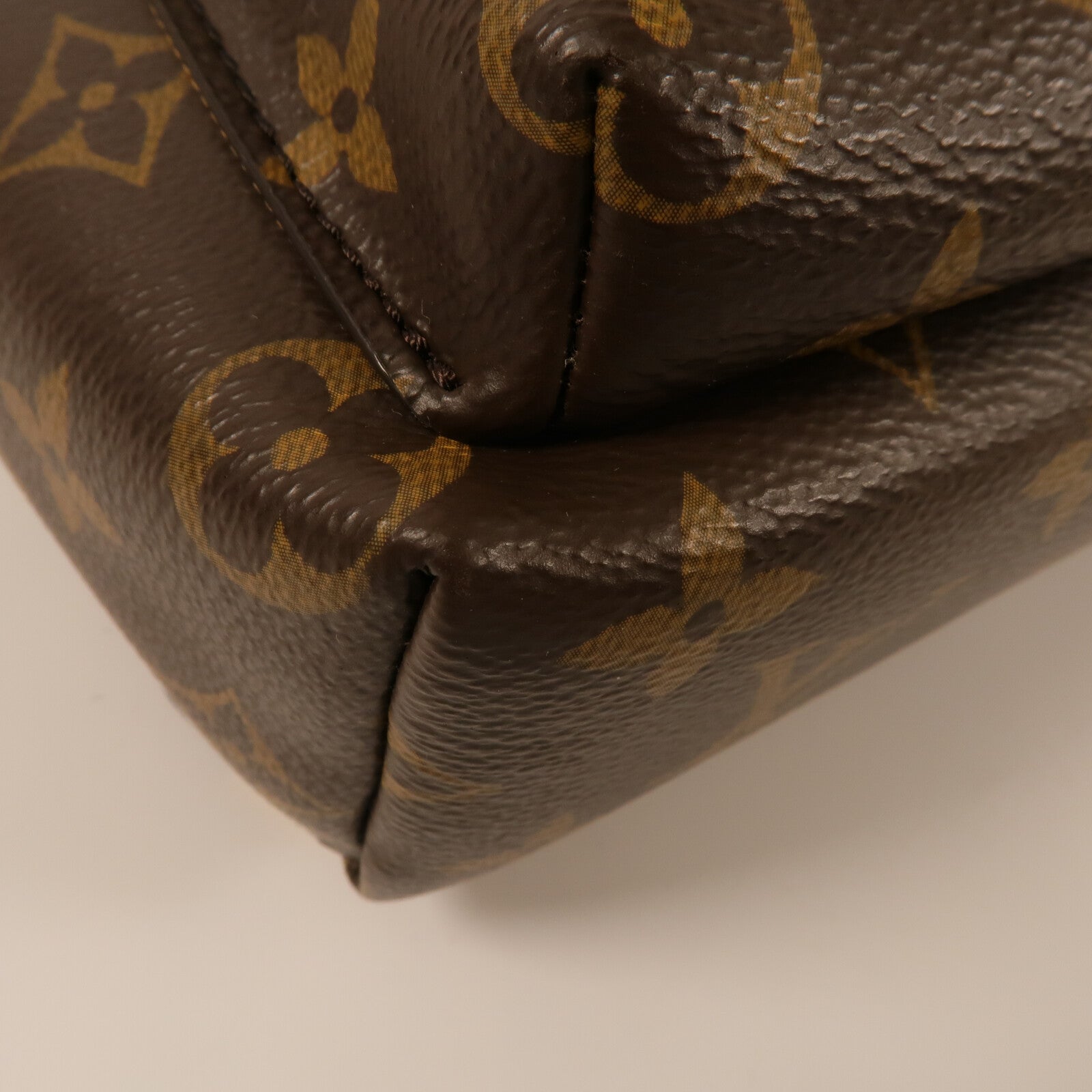 LOUIS VUITTON Monogram Excursion PM背包
