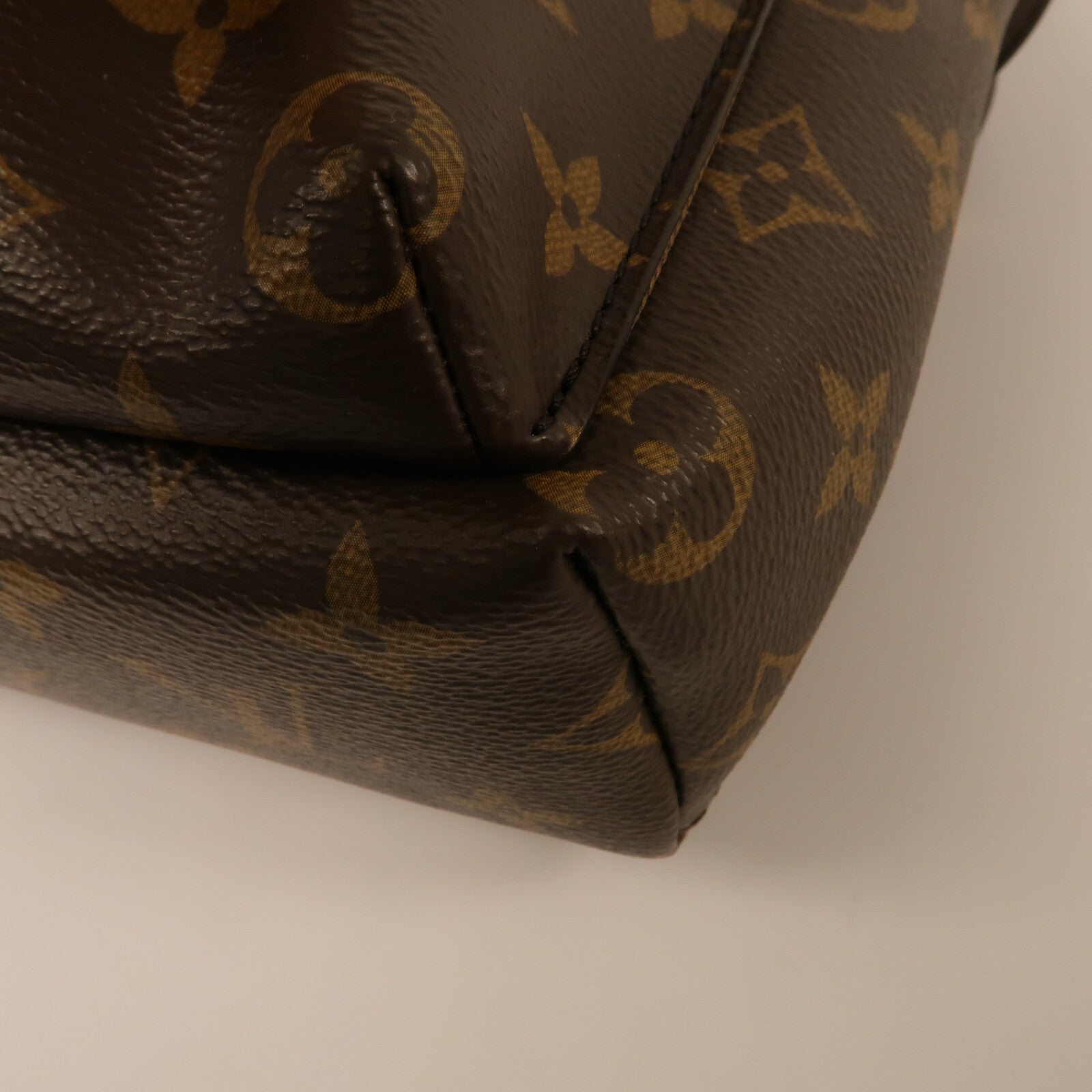 LOUIS VUITTON Monogram Excursion PM背包