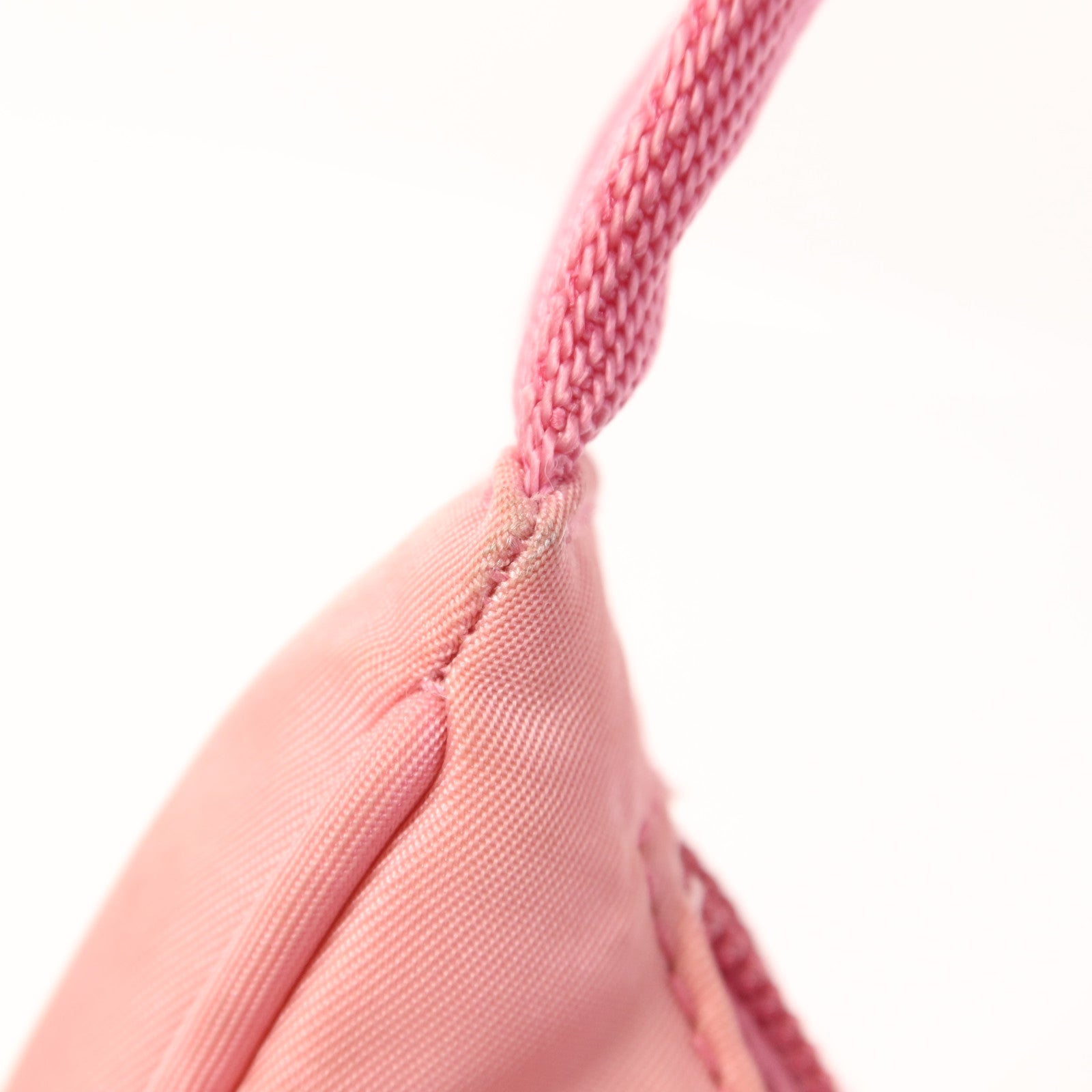 PRADA 尼龍Re-Edition 2000銀扣手挽袋