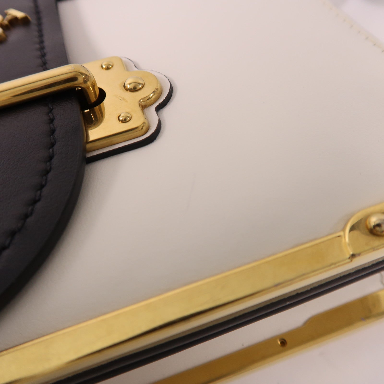 PRADA 皮革Cahier金扣肩背袋