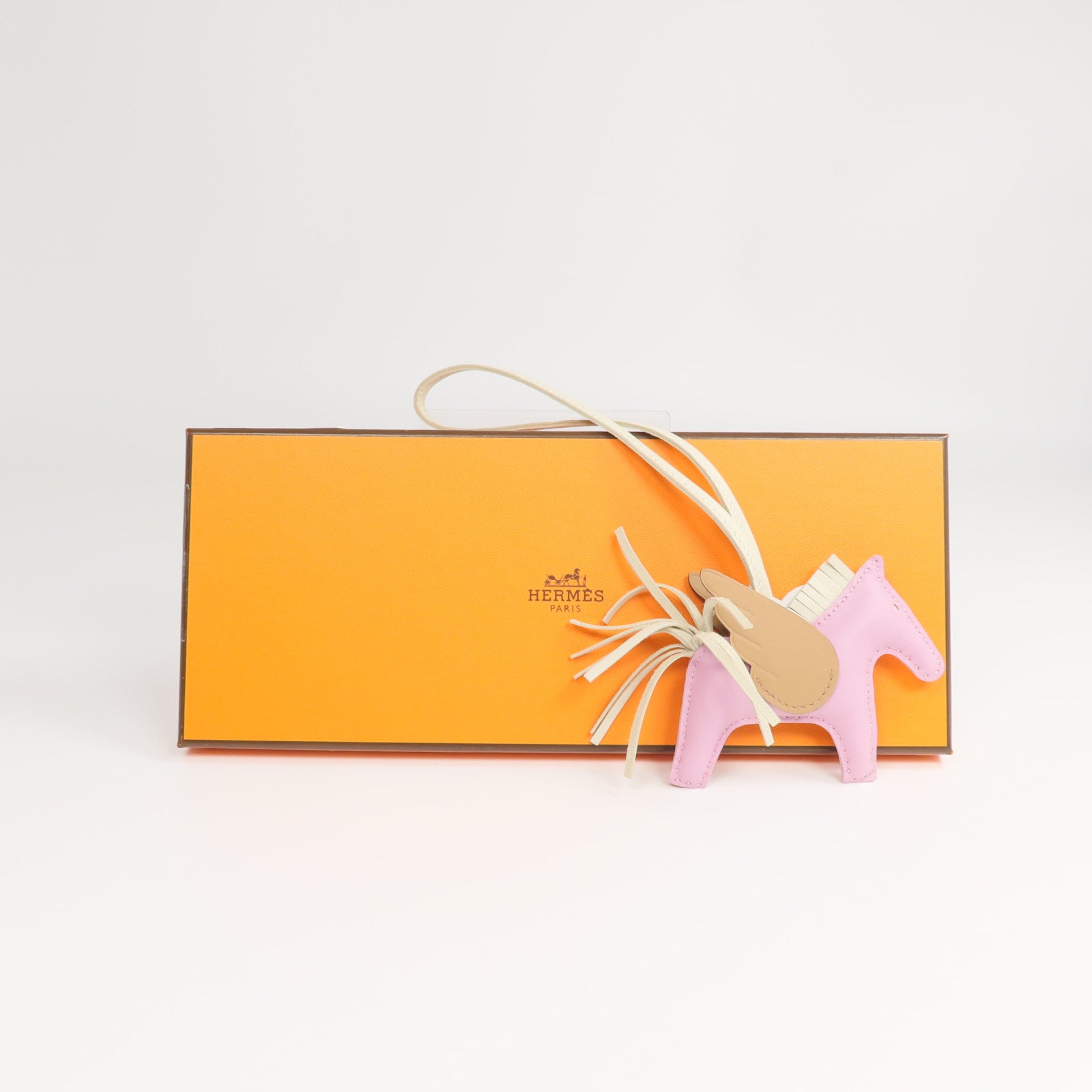 HERMES Milo/Swift皮革Rodeo Pegase PM掛飾Mauve Sylvestre/Chai/Craie