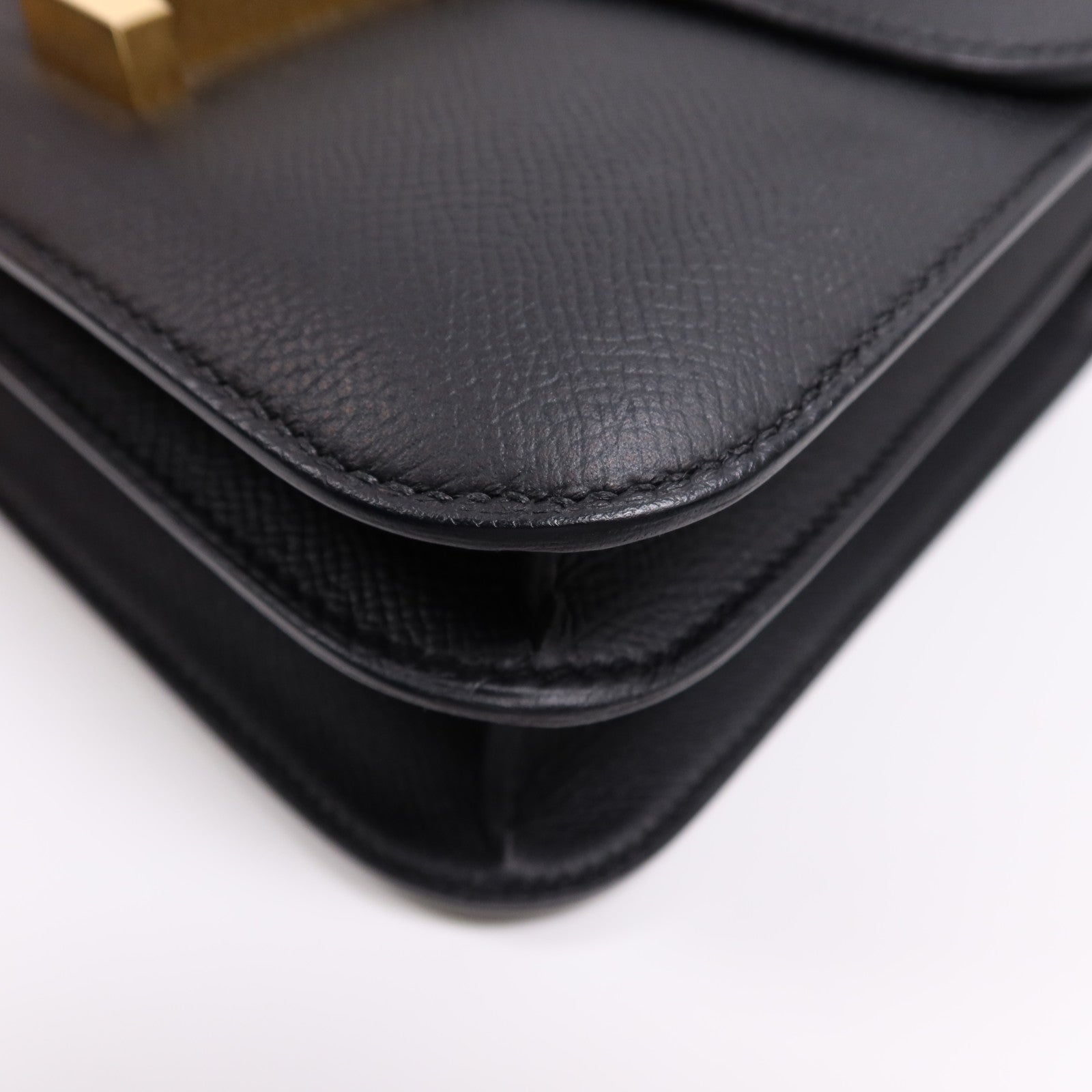 HERMES Epsom皮革Constance 24金扣肩背袋Noir
