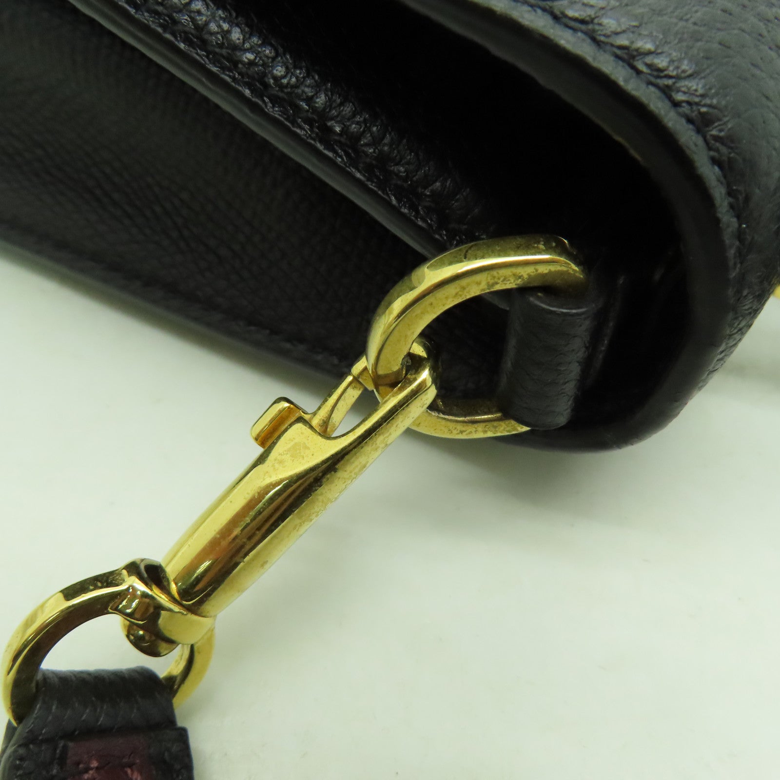 Valentino 【激減優惠】牛皮皮革Vsling Grainy金扣手挽肩背兩用袋黑色
