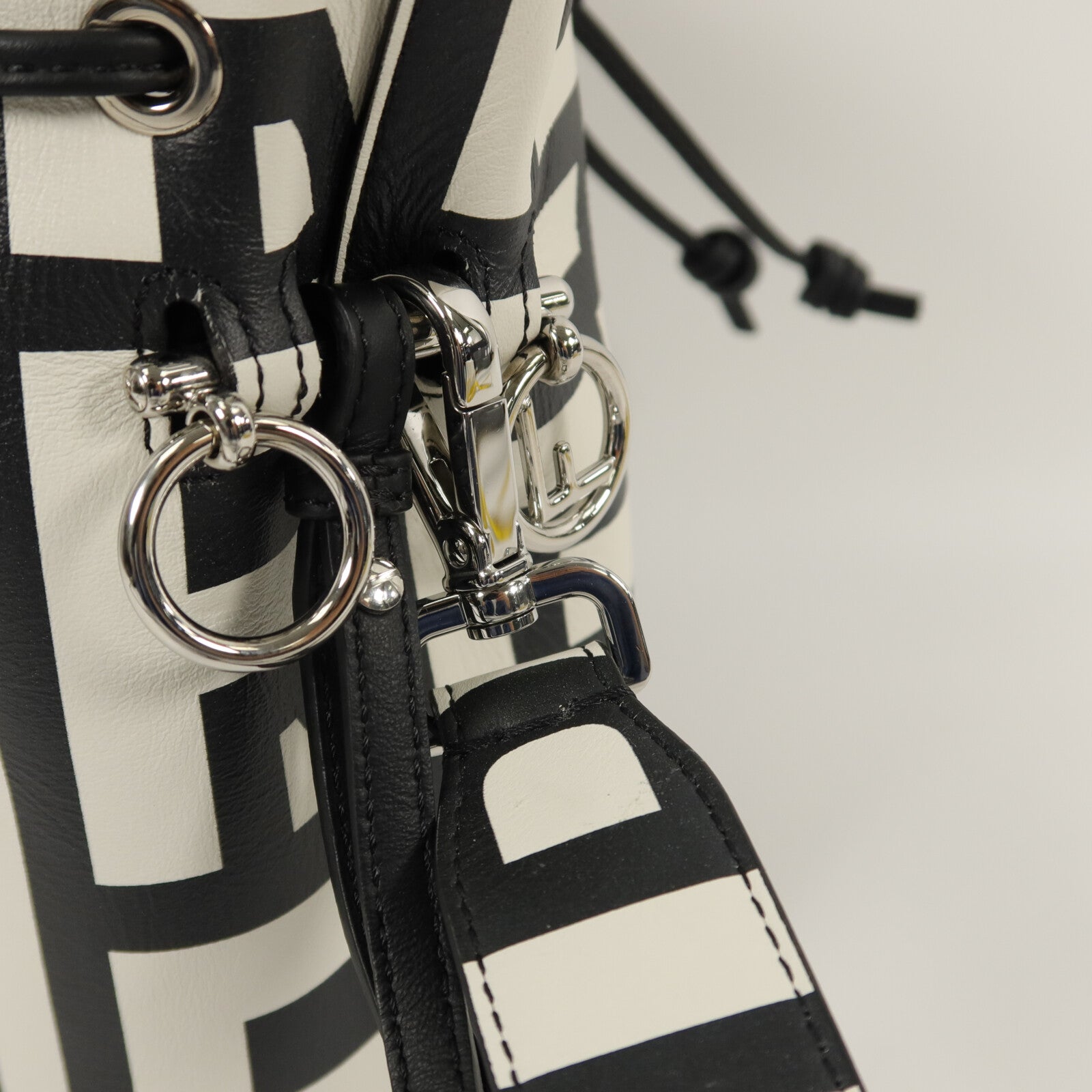 FENDI 牛皮皮革Mini Mon Tresor手挽肩背兩用袋