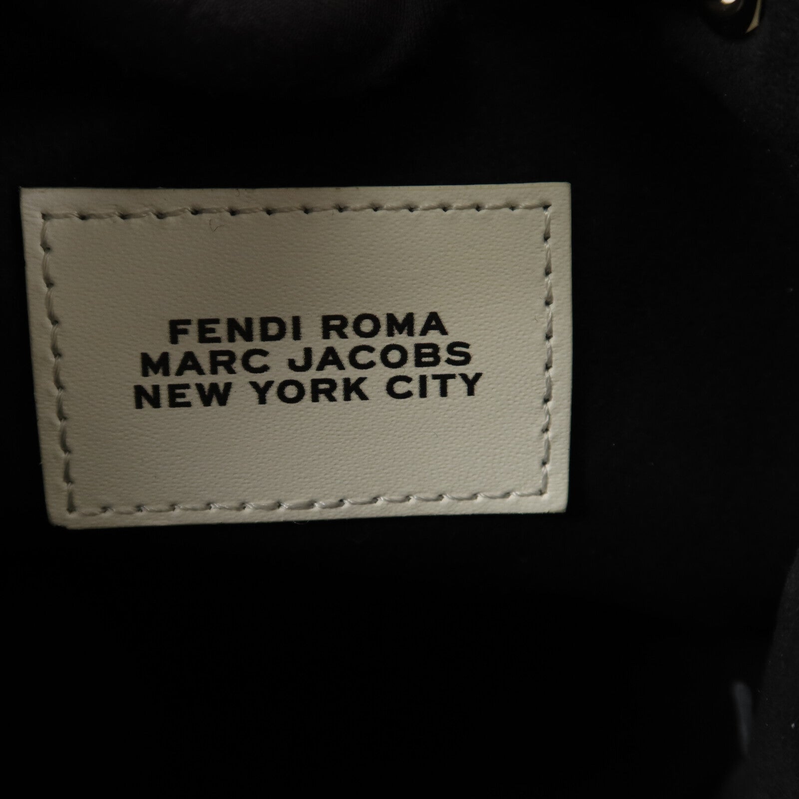 FENDI 牛皮皮革Mini Mon Tresor手挽肩背兩用袋