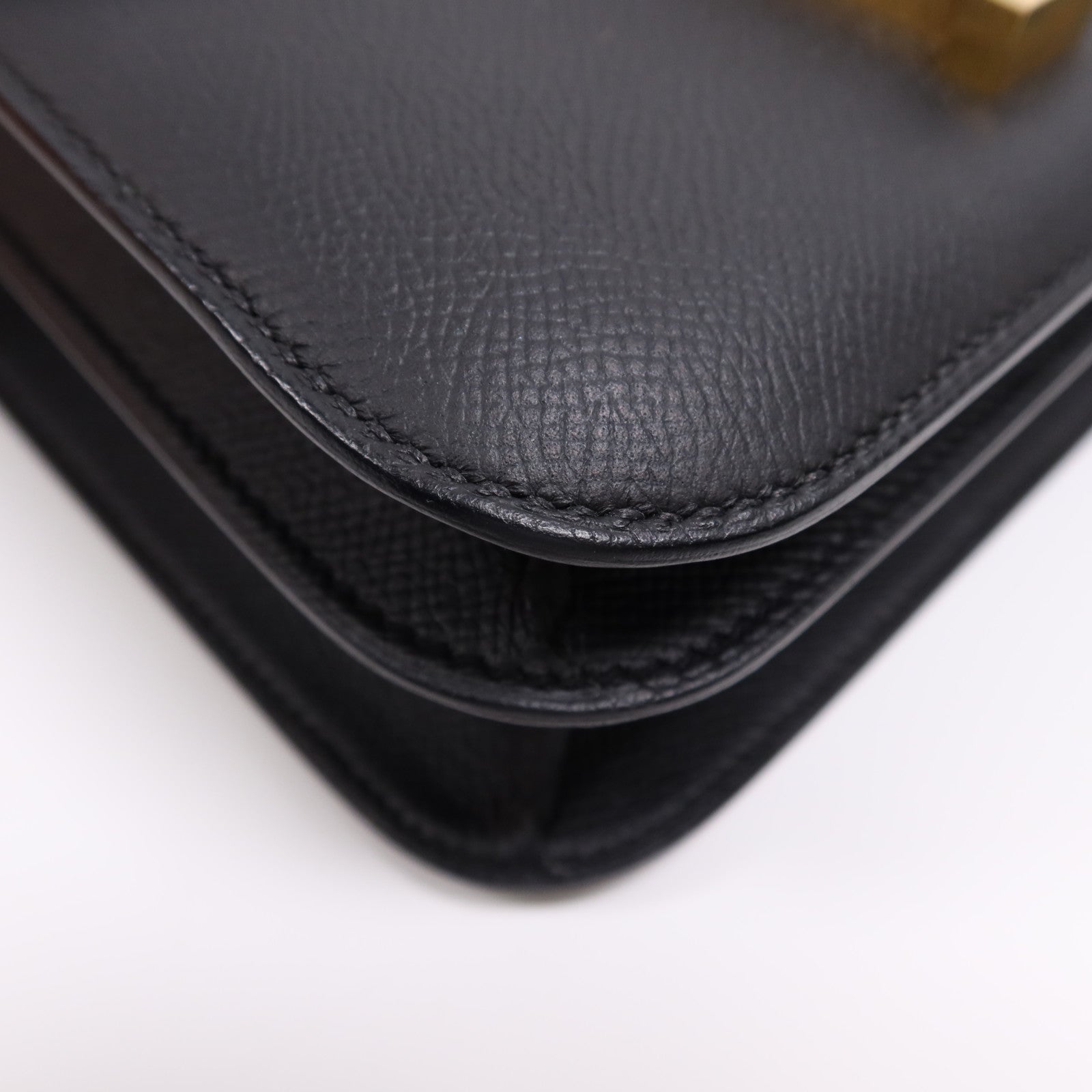 HERMES Epsom皮革Constance 24金扣肩背袋Noir