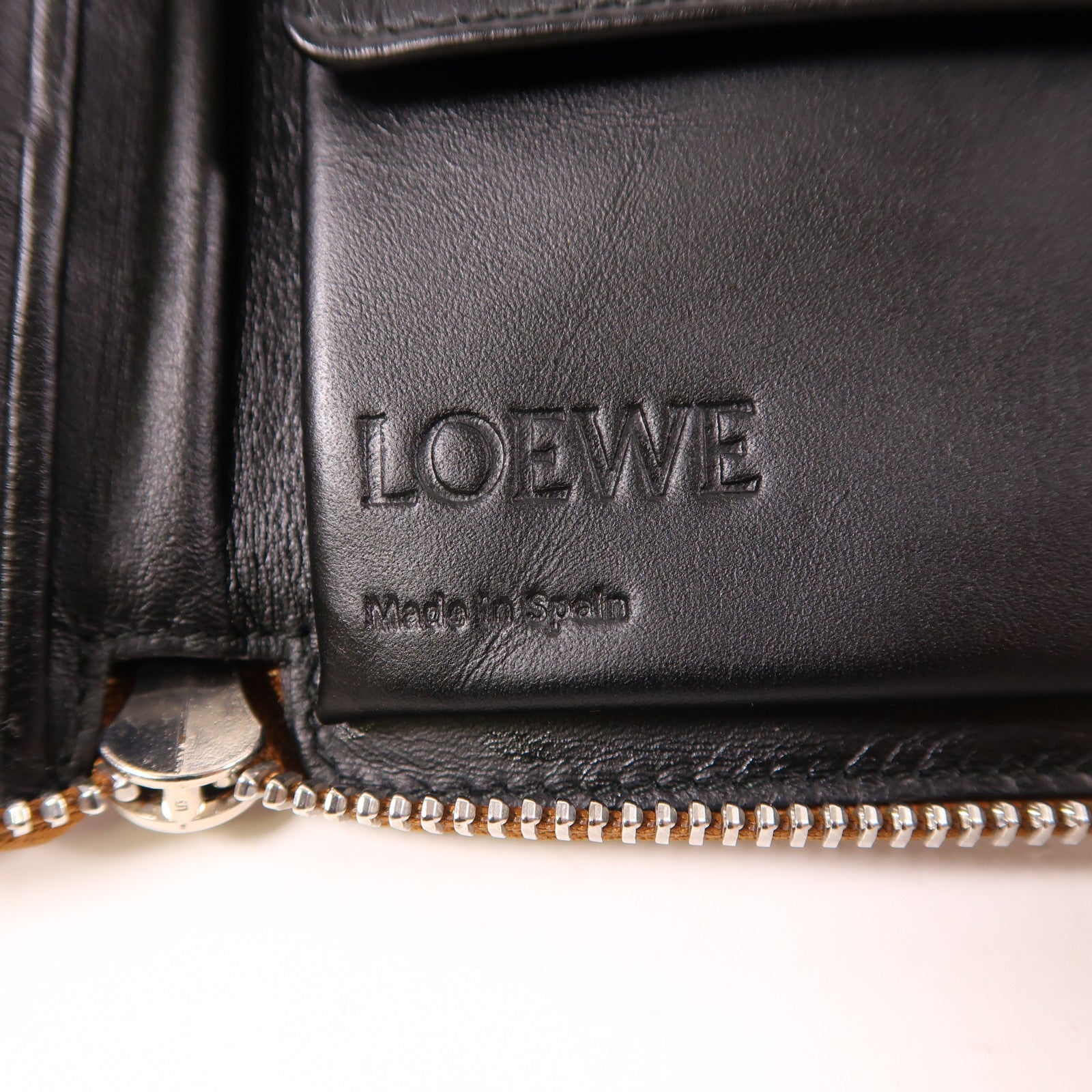 LOEWE 牛皮皮革Zipper Wallet銀扣錢包