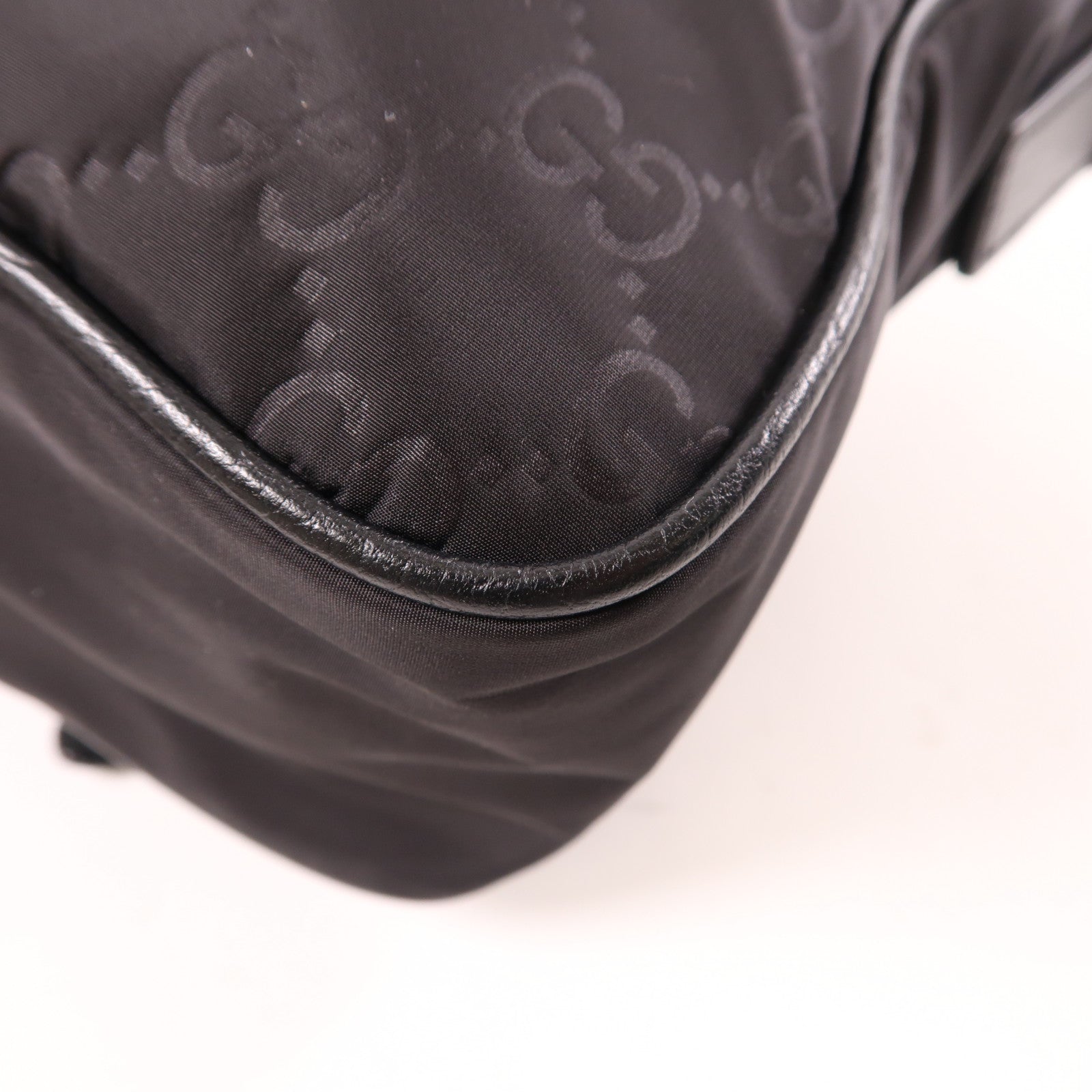 GUCCI 尼龍Shoulder Bag銀扣肩背袋黑色