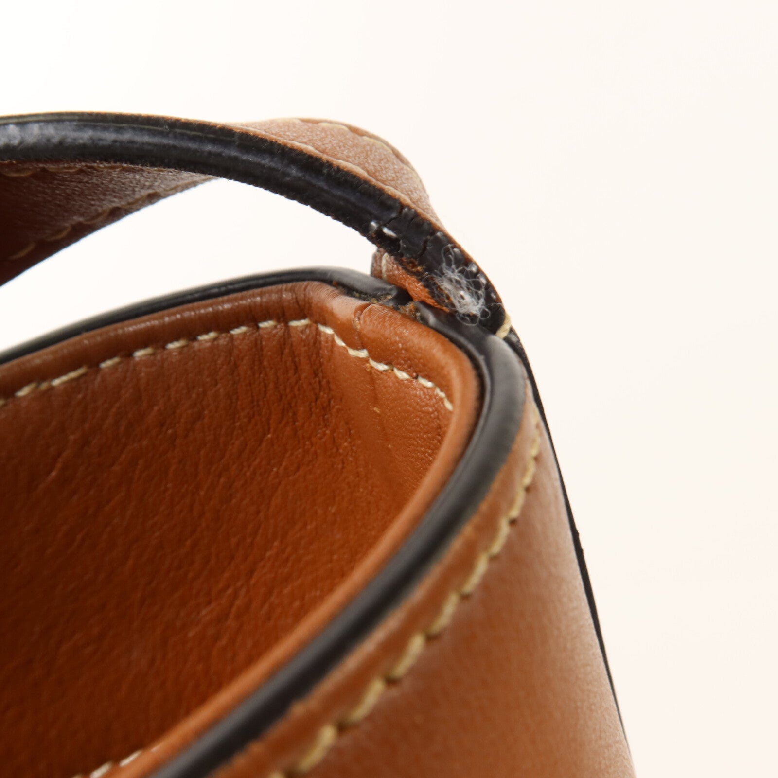 CELINE 牛皮皮革Small Bucket Cuir Triomphe肩背袋