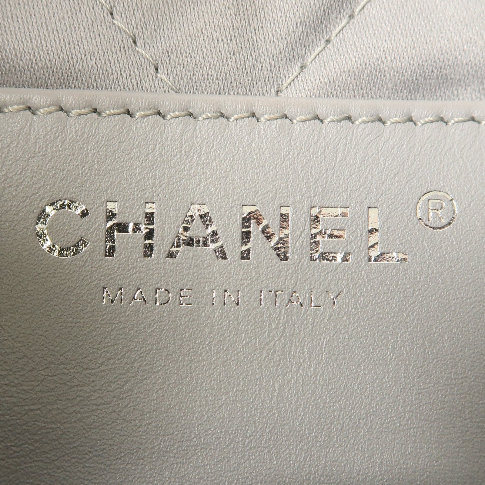 CHANEL 羊皮皮革Mini Chanel 22銀扣鏈帶手挽肩背兩用袋