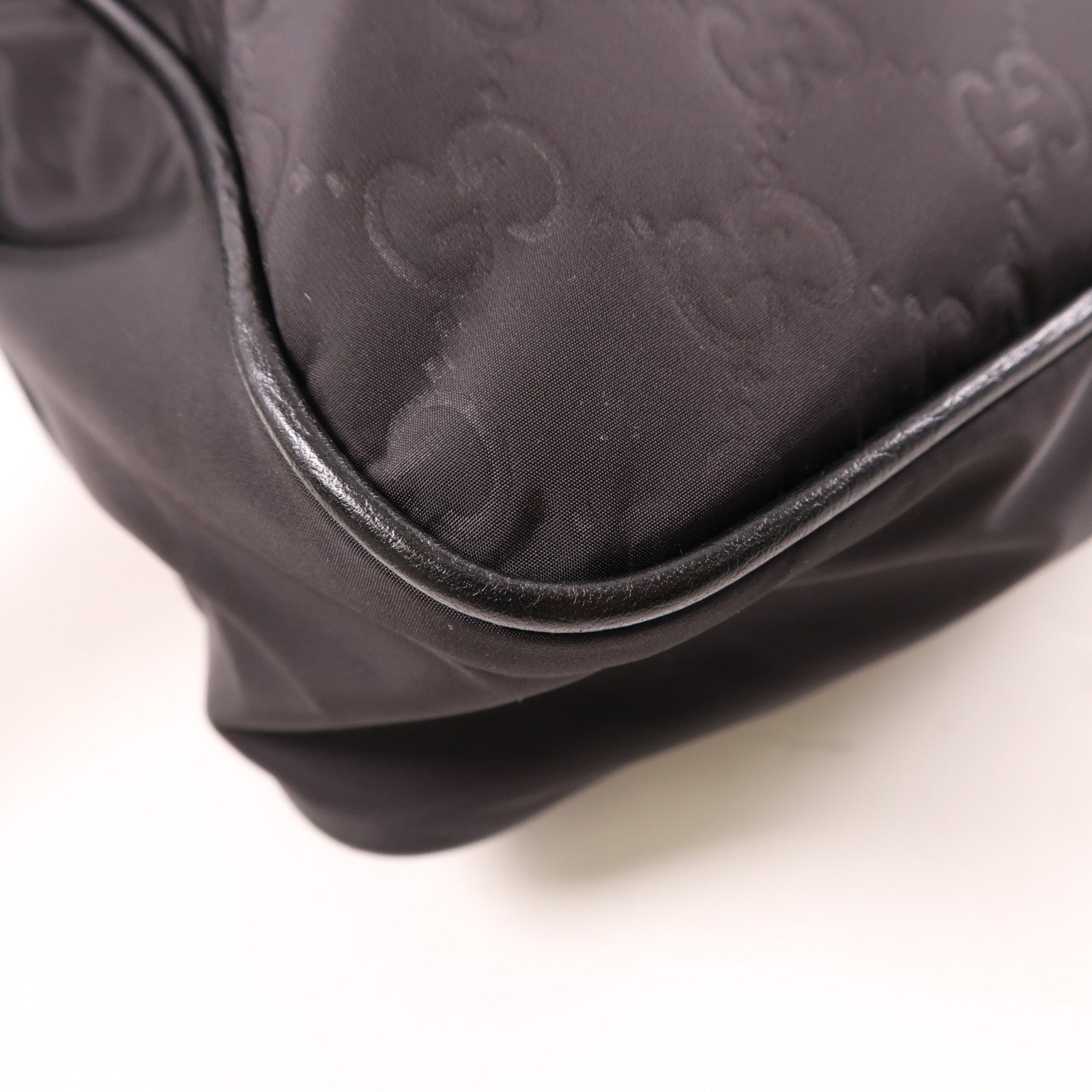 GUCCI 尼龍Shoulder Bag銀扣肩背袋黑色
