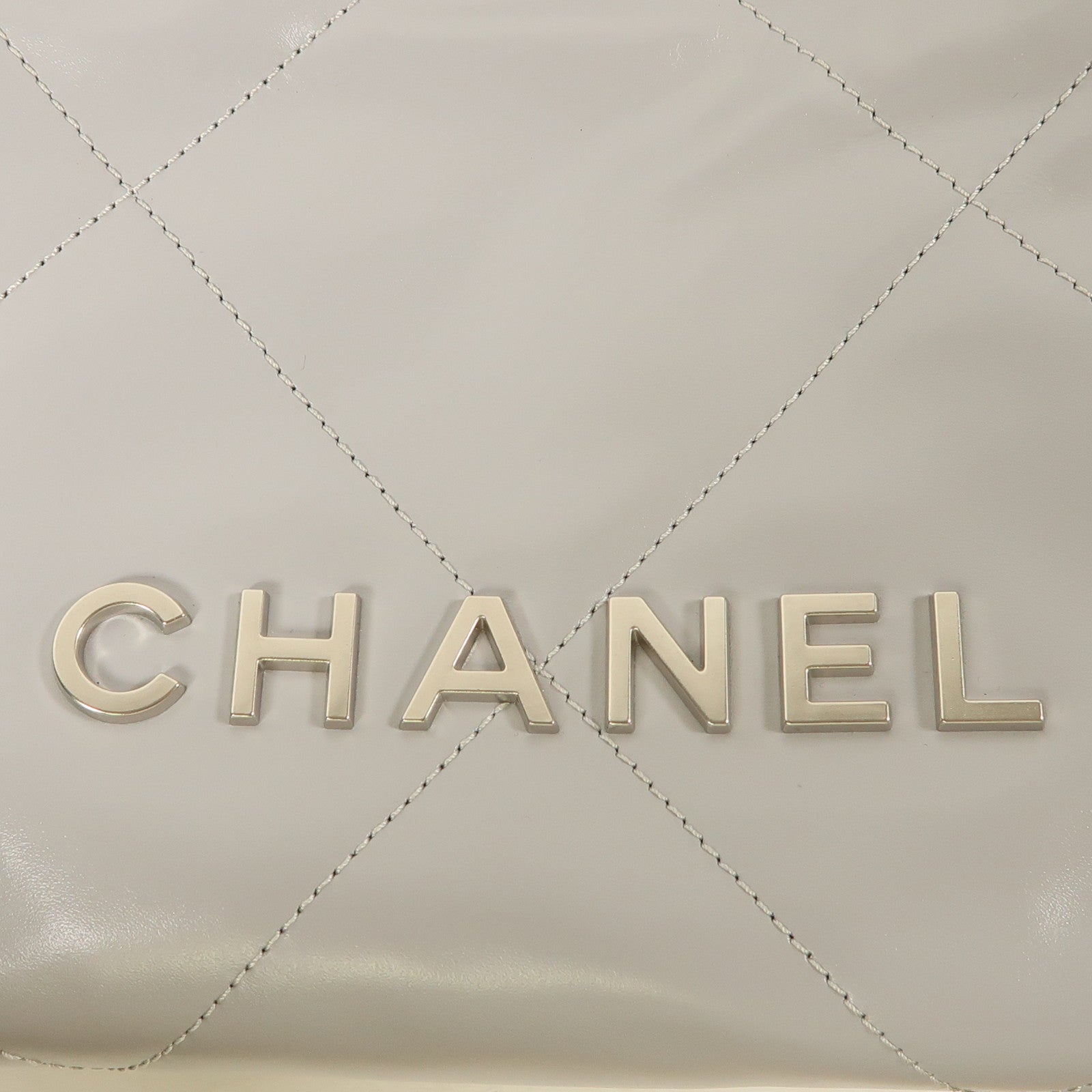 CHANEL 羊皮皮革Mini Chanel 22銀扣鏈帶手挽肩背兩用袋