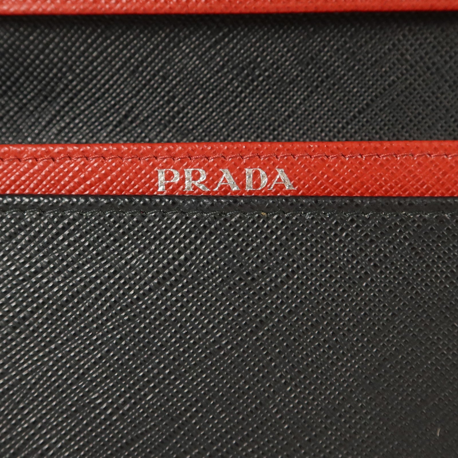 PRADA Saffiano皮革Long Wallet銀扣長錢包