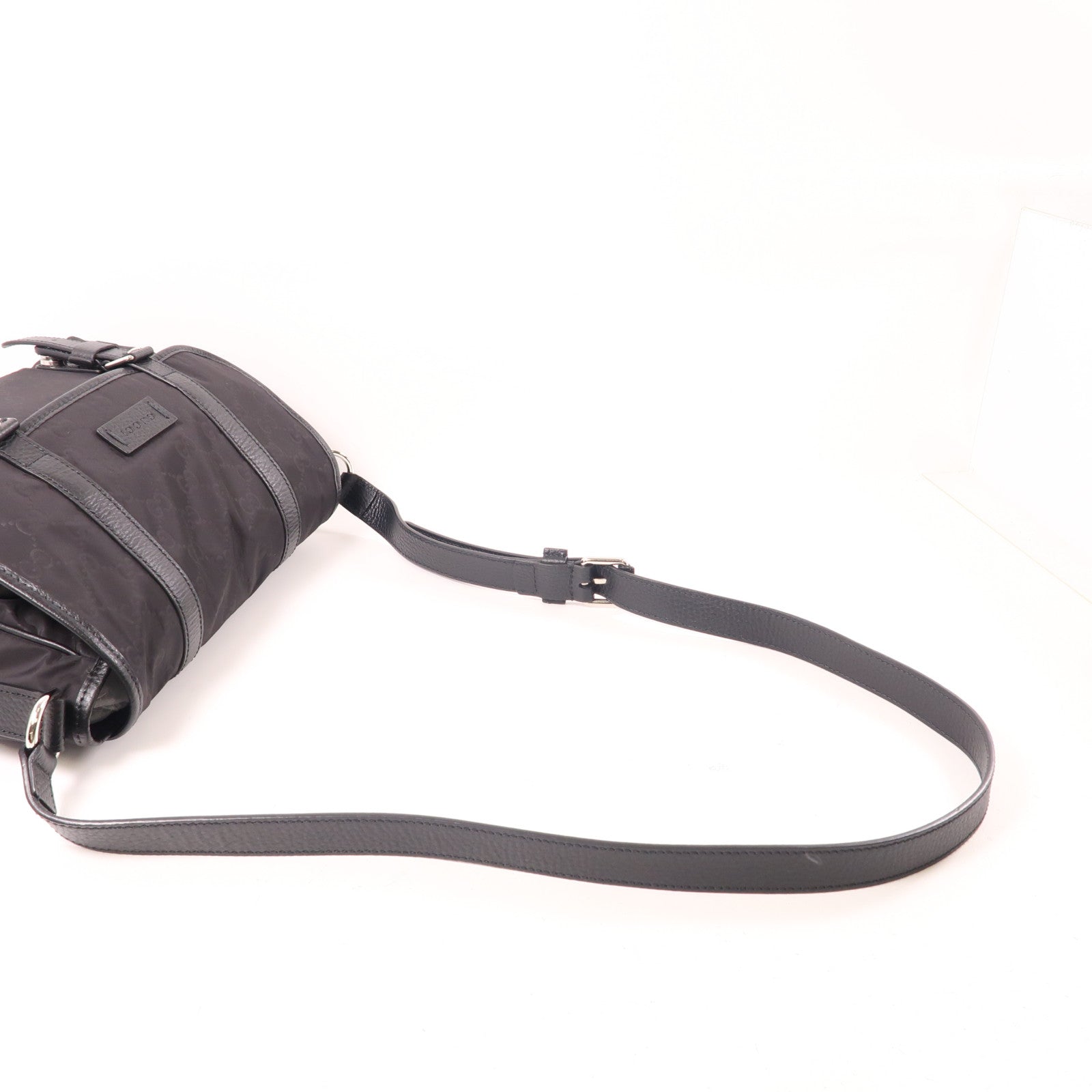 GUCCI 尼龍Shoulder Bag銀扣肩背袋黑色