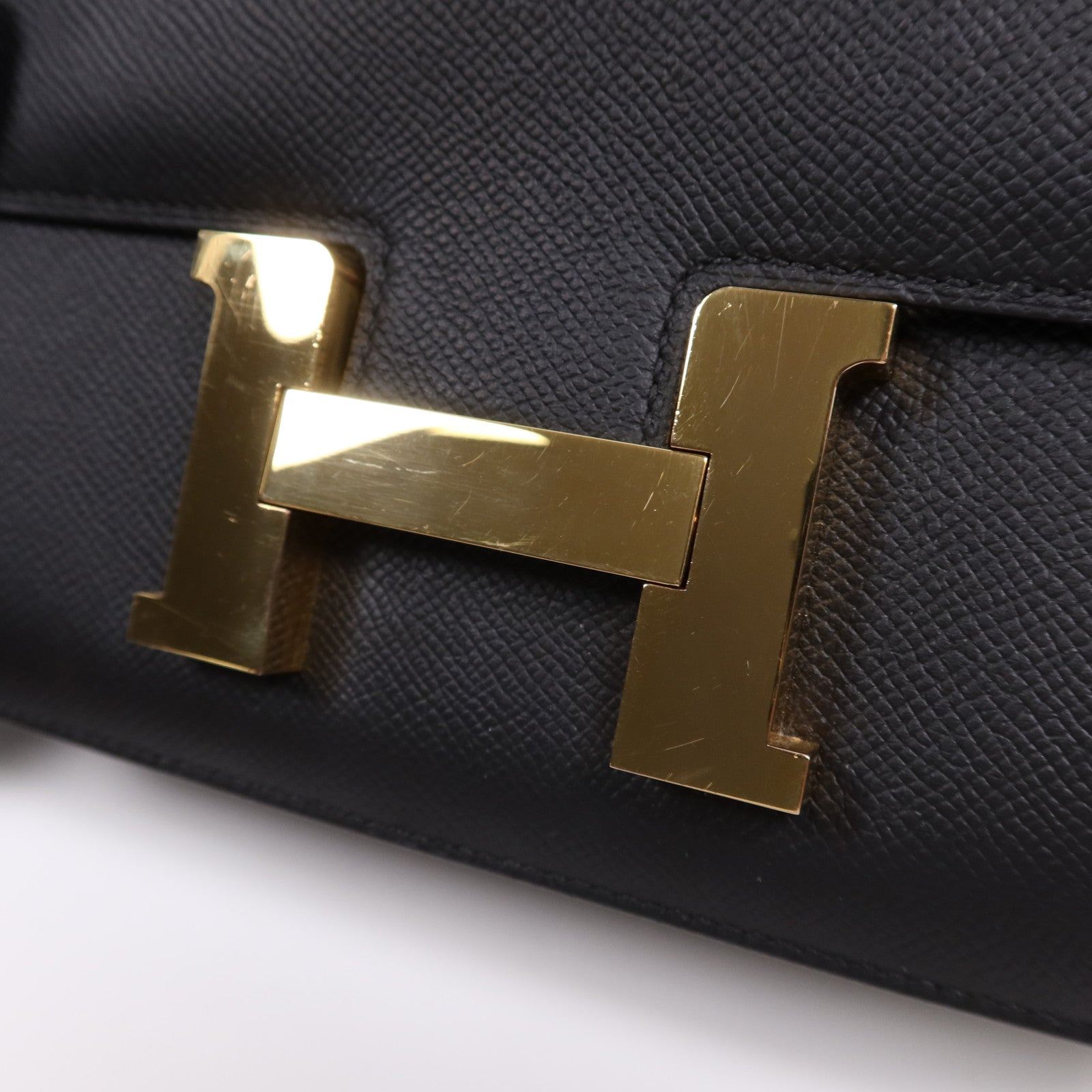 HERMES Epsom皮革Constance 24金扣肩背袋Noir