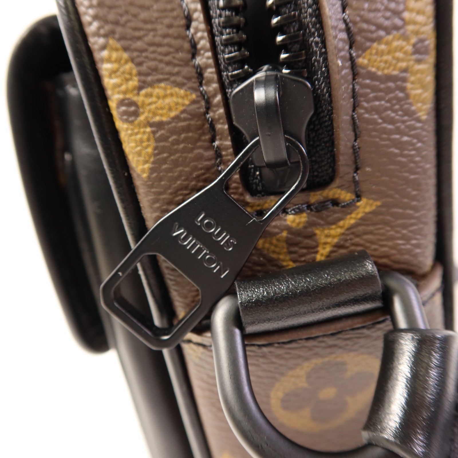 LOUIS VUITTON Monogram Macassar Christopher Wearable Wallet肩背袋