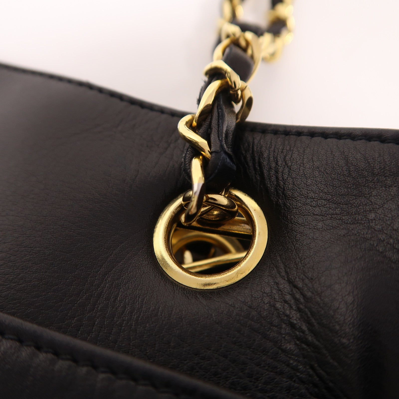 CHANEL 羊皮皮革Chain Shoulder金扣鏈帶肩背袋