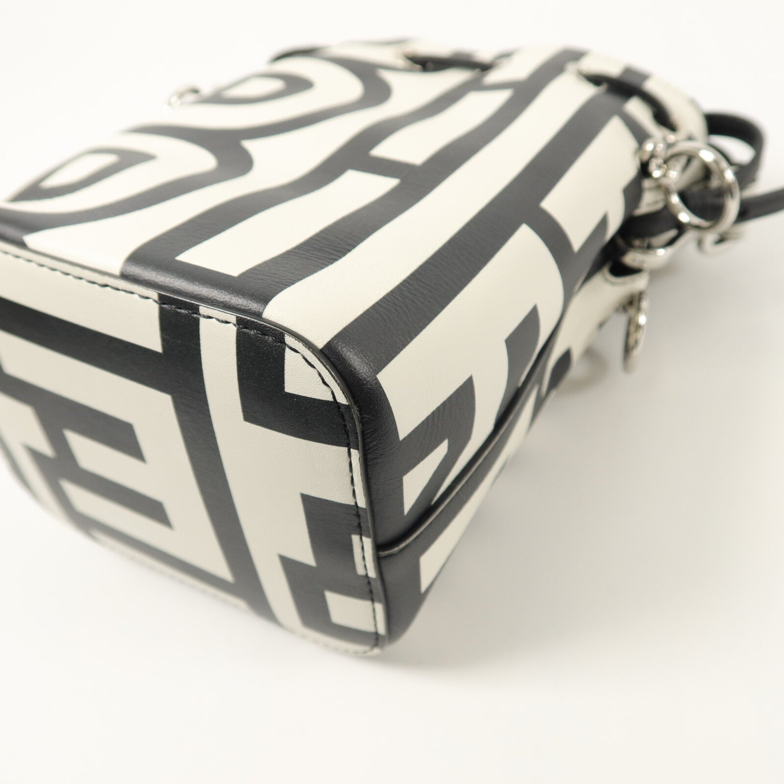 FENDI 牛皮皮革Mini Mon Tresor手挽肩背兩用袋