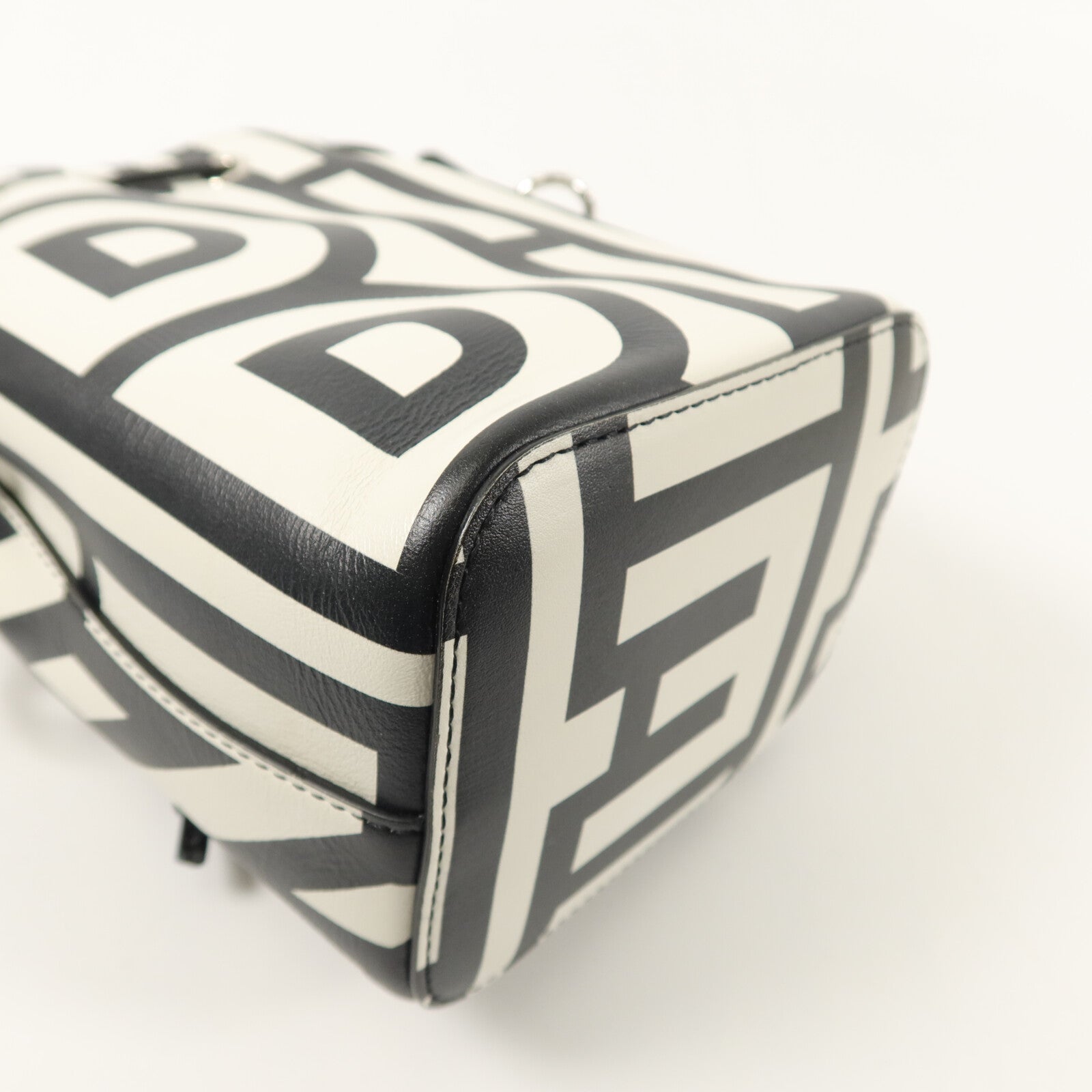 FENDI 牛皮皮革Mini Mon Tresor手挽肩背兩用袋