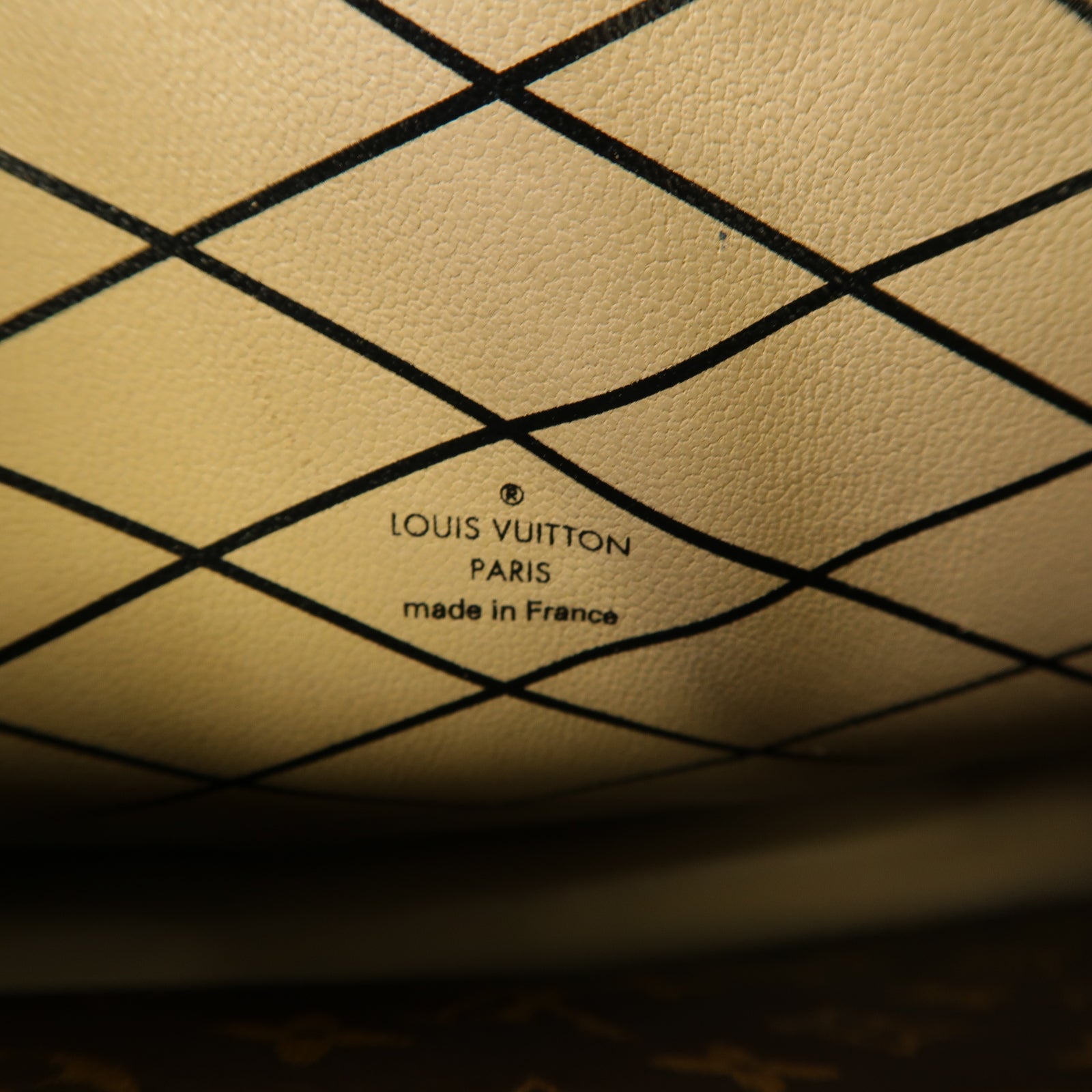 LOUIS VUITTON 【激減優惠】Monogram Reverse Trunk Clutch金扣肩背袋啡色/黑色