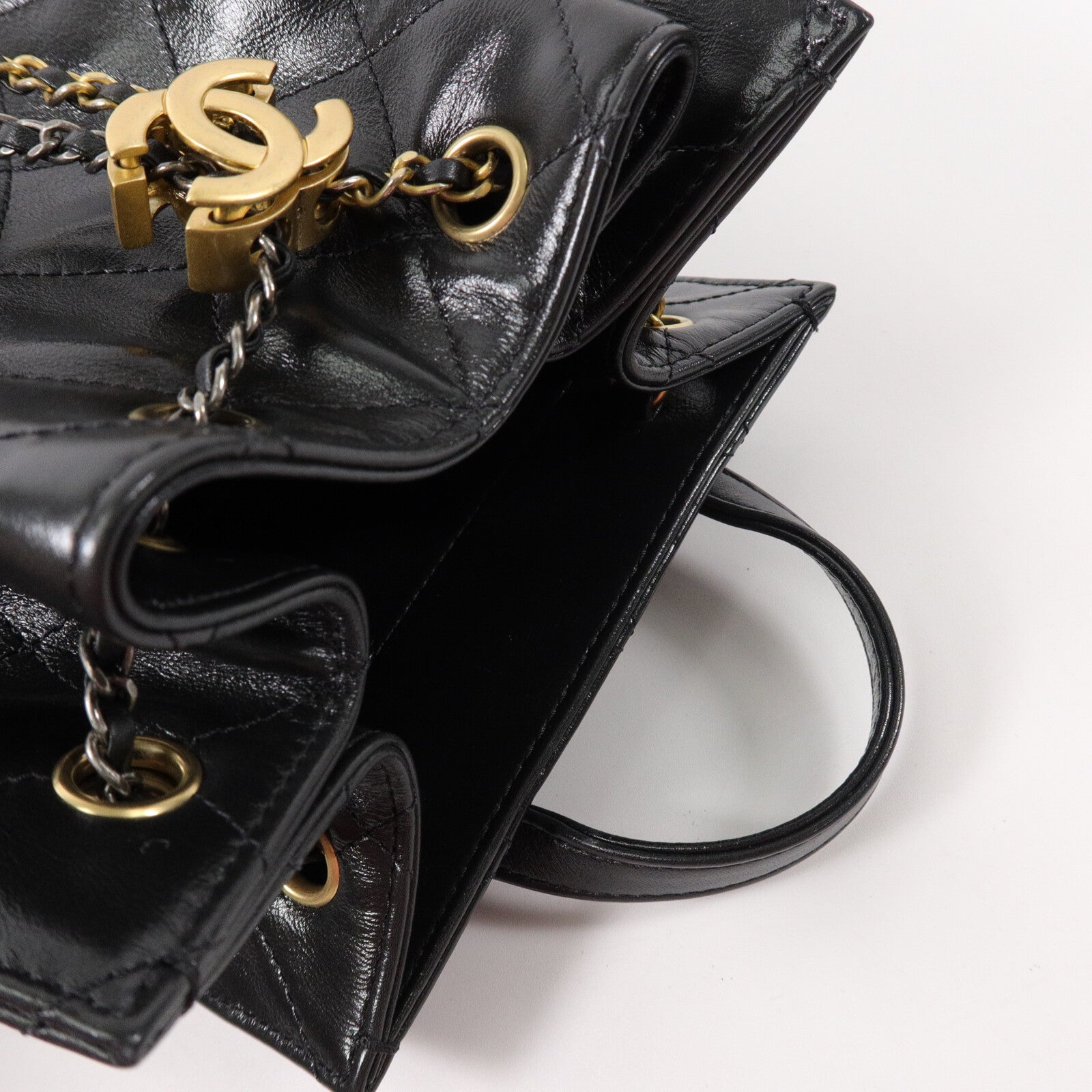 CHANEL 牛皮皮革Chanel 25 Backpack Medium鏈帶背包