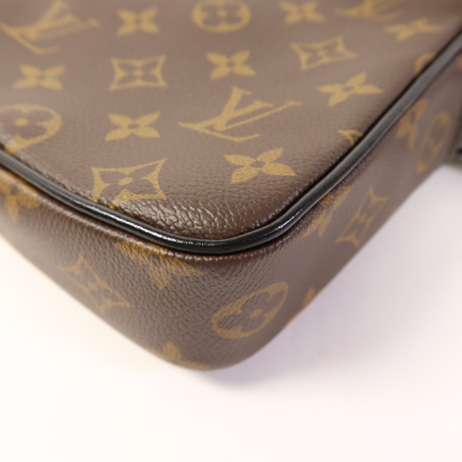 LOUIS VUITTON Monogram Macassar Christopher Wearable Wallet肩背袋