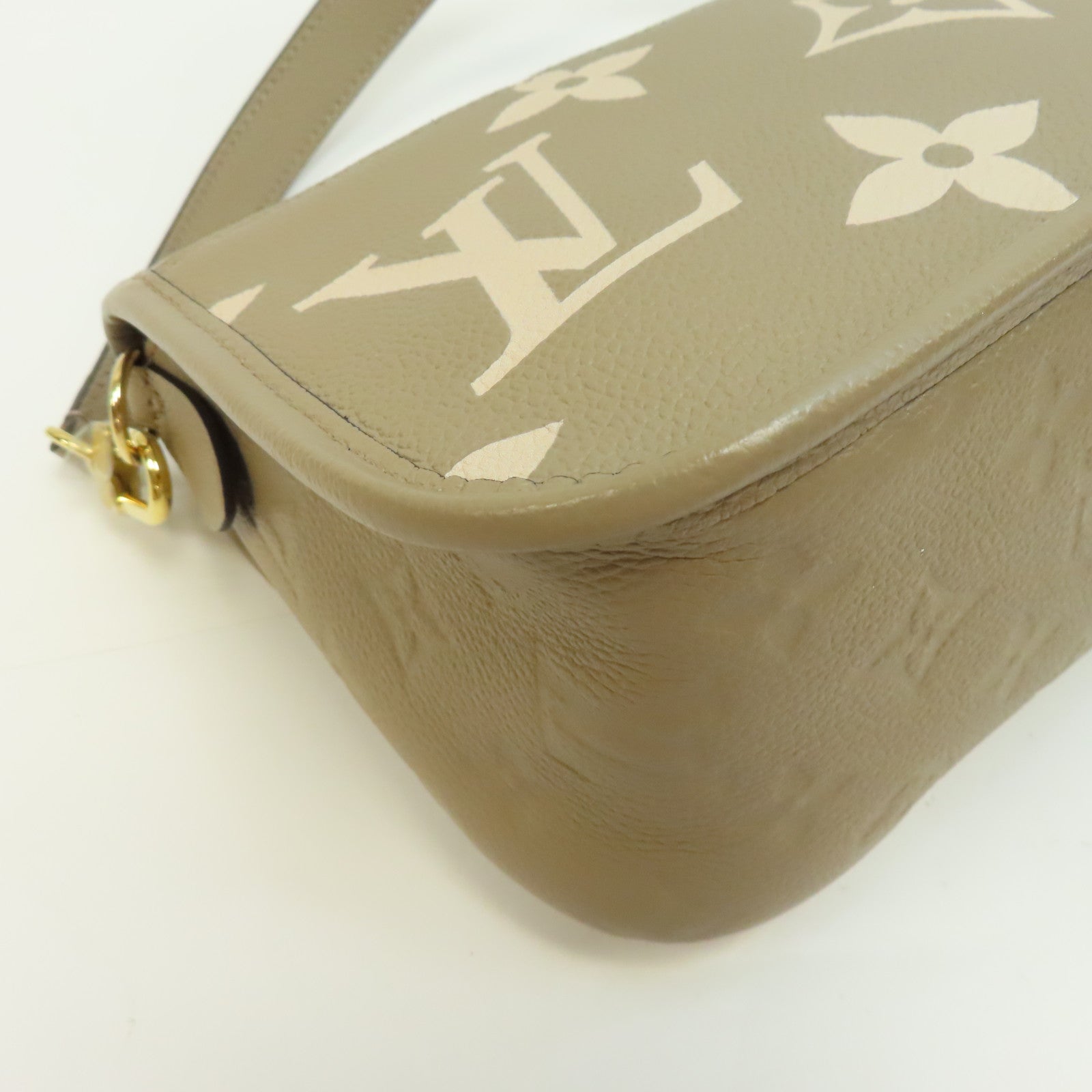 LOUIS VUITTON Monogram Empereinte Diane金扣肩背袋米色