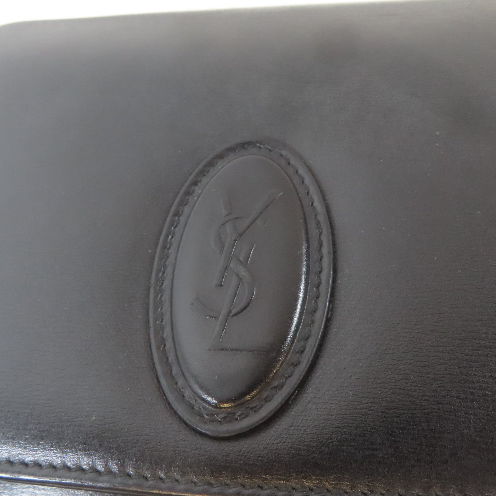 YVES SAINT LAURENT 牛皮皮革Shoulder Bag金扣肩背袋黑色