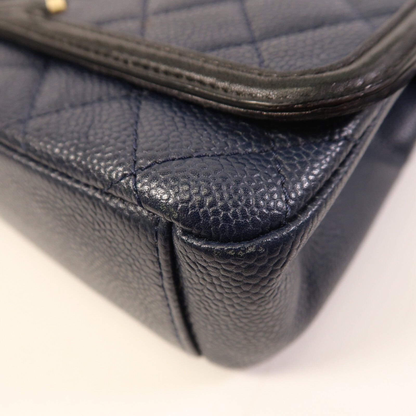 CHANEL 牛皮皮革Filigree Flap金扣鏈帶肩背袋