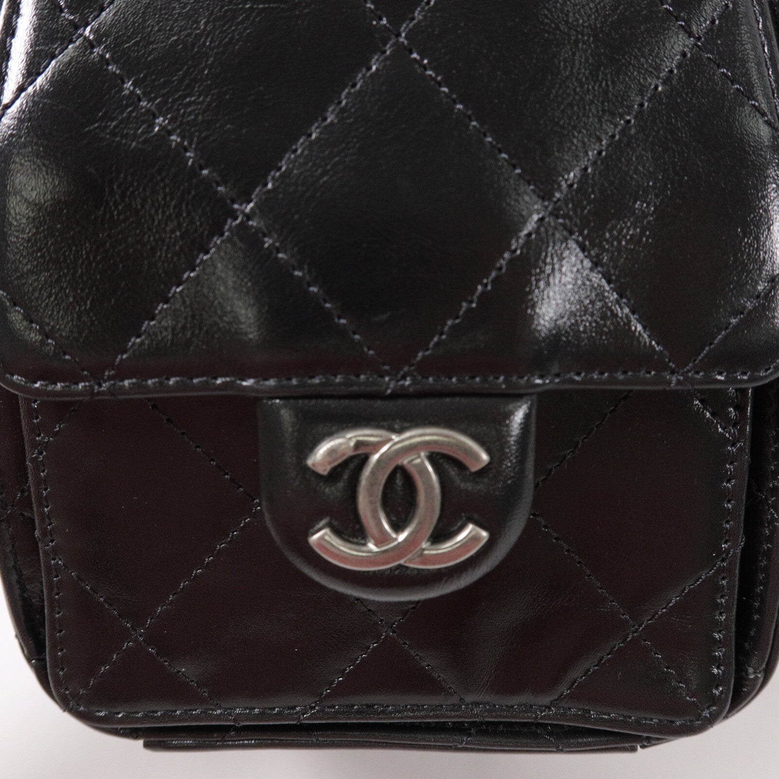 CHANEL 牛皮皮革Chanel 25 Backpack Medium鏈帶背包