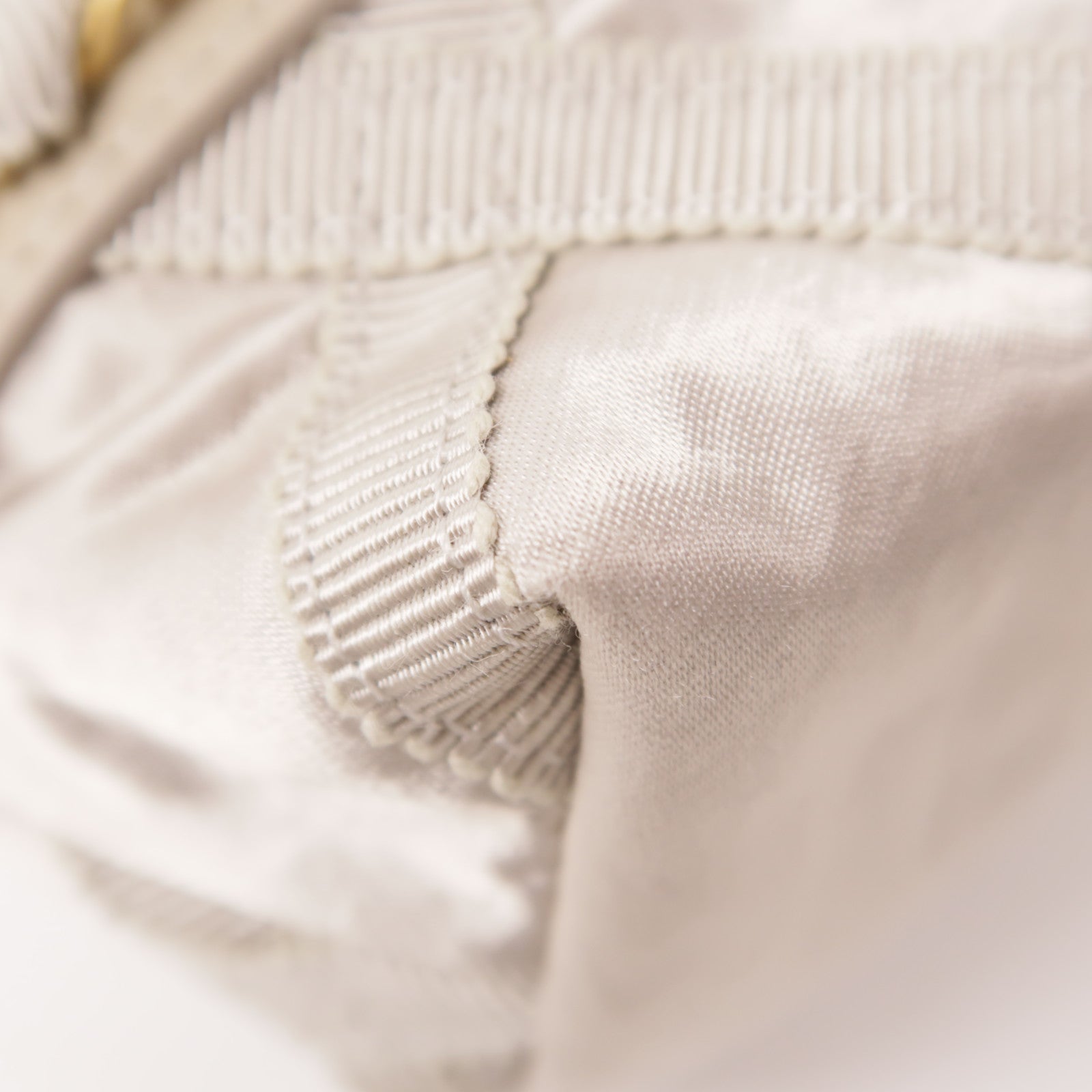 CHANEL 尼龍Accessories Pouch金扣手挽袋