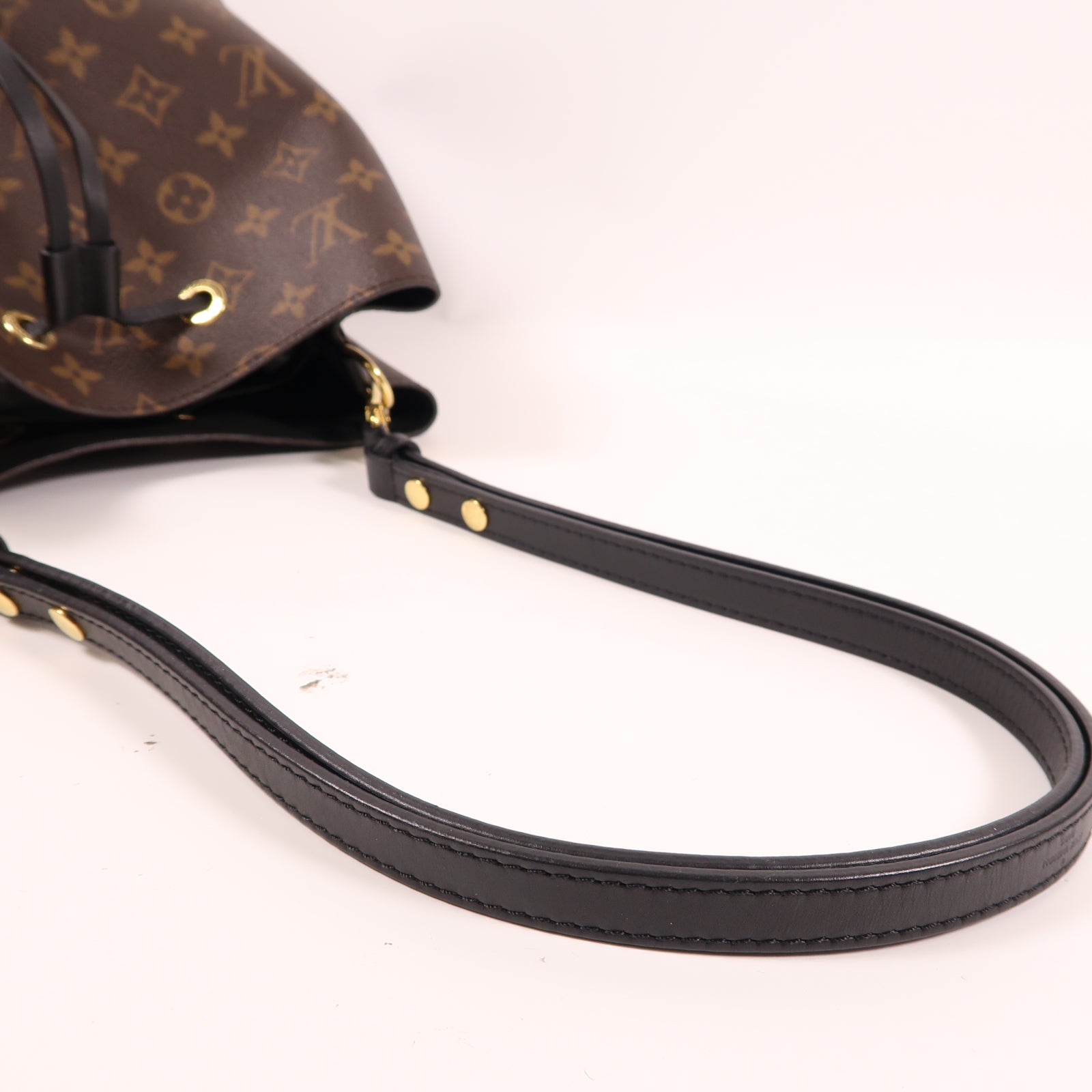 LOUIS VUITTON Monogram Neo Noe金扣肩背袋啡色