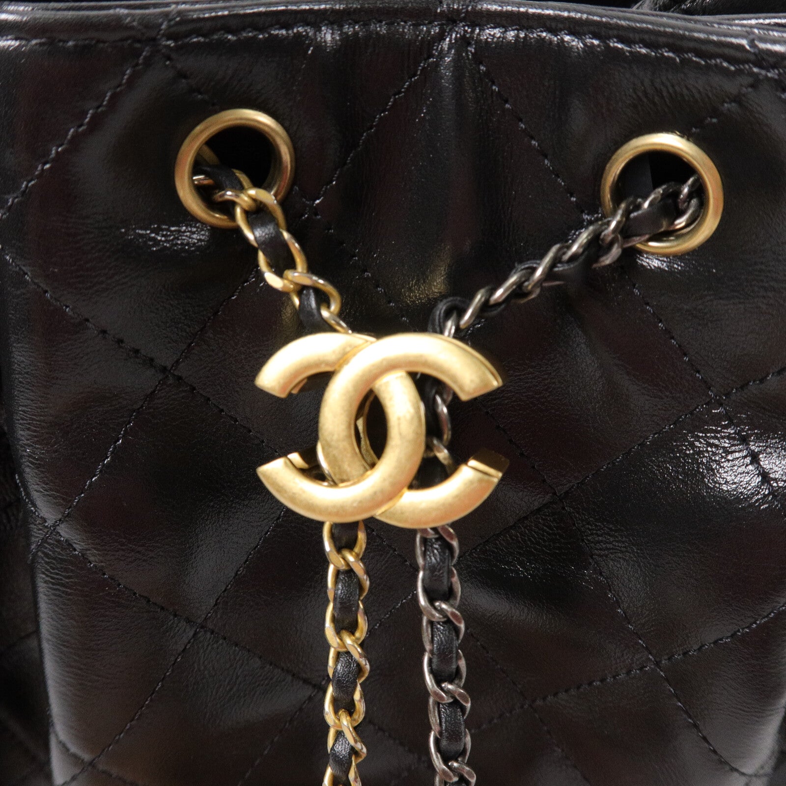 CHANEL 牛皮皮革Chanel 25 Backpack Medium鏈帶背包