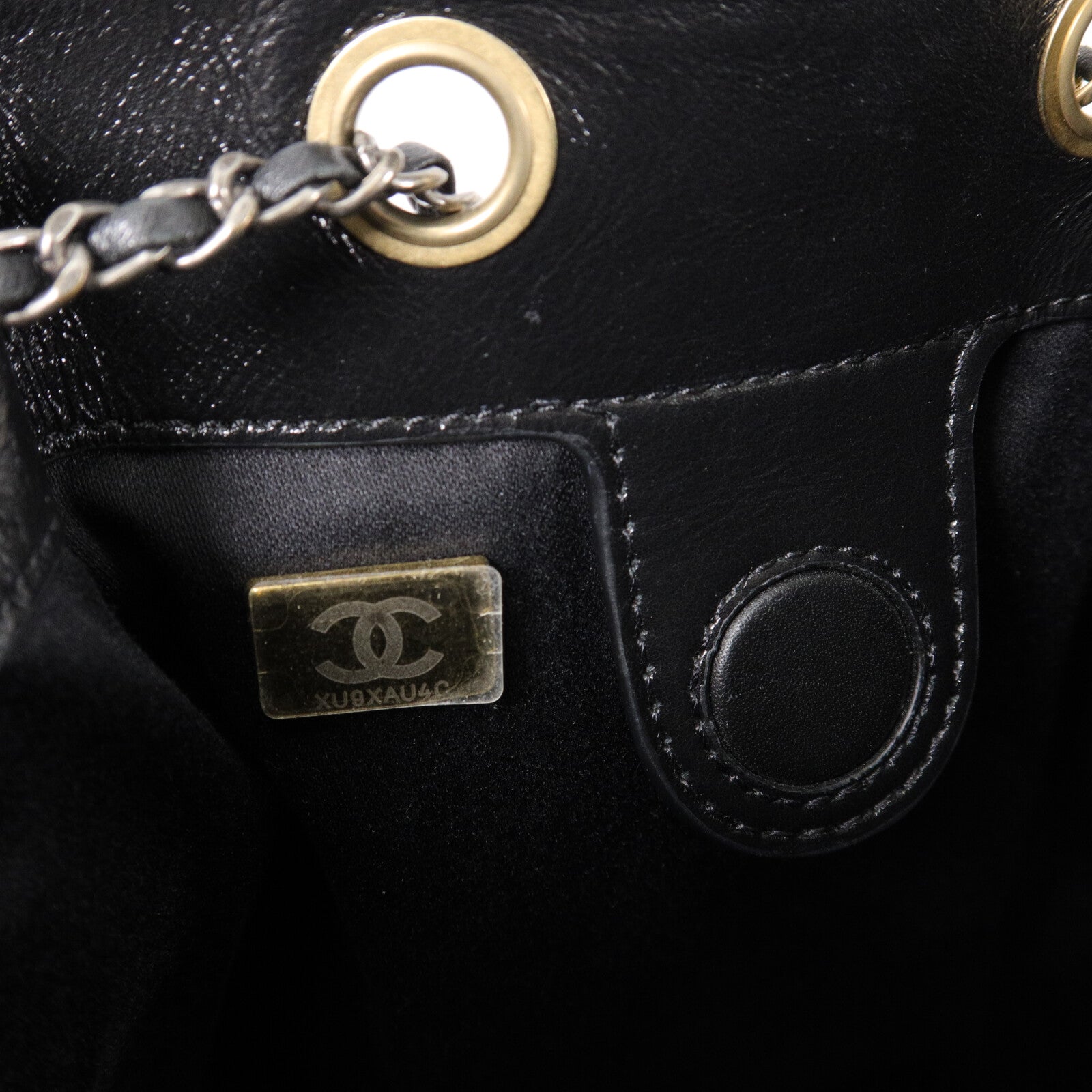 CHANEL 牛皮皮革Chanel 25 Backpack Medium鏈帶背包