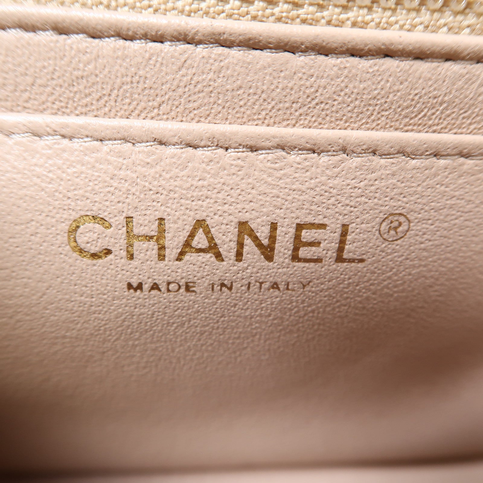 CHANEL 菱格羊皮皮革Chain Shoulder金扣鏈帶肩背袋米色