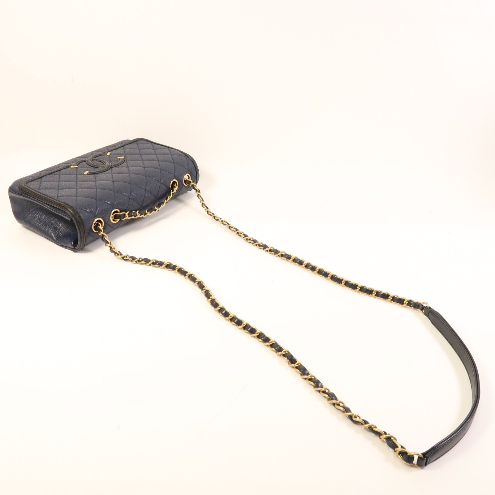 CHANEL 牛皮皮革Filigree Flap金扣鏈帶肩背袋