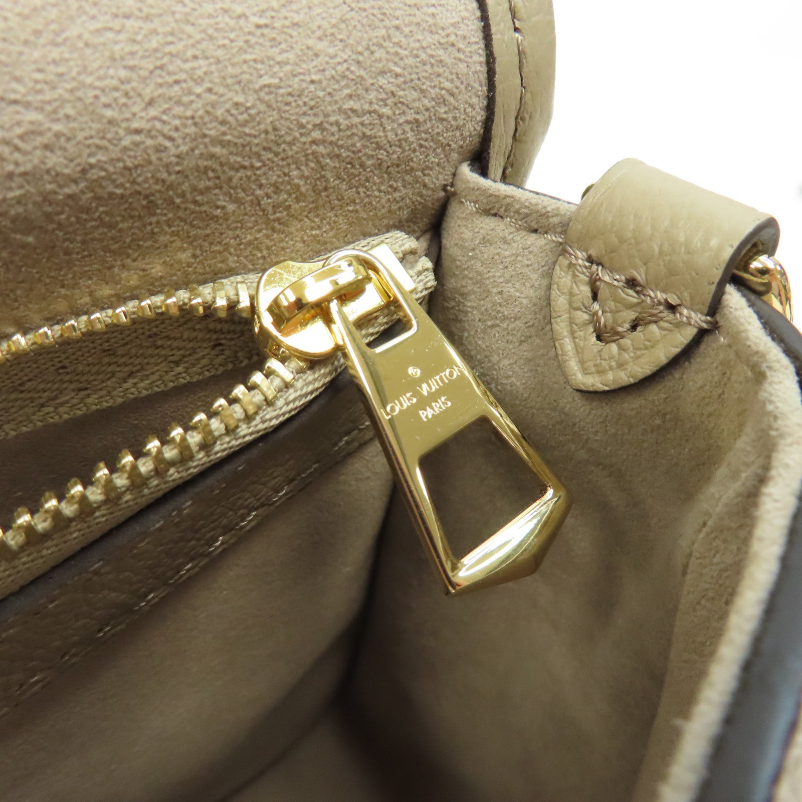 LOUIS VUITTON Monogram Empereinte Diane金扣肩背袋米色