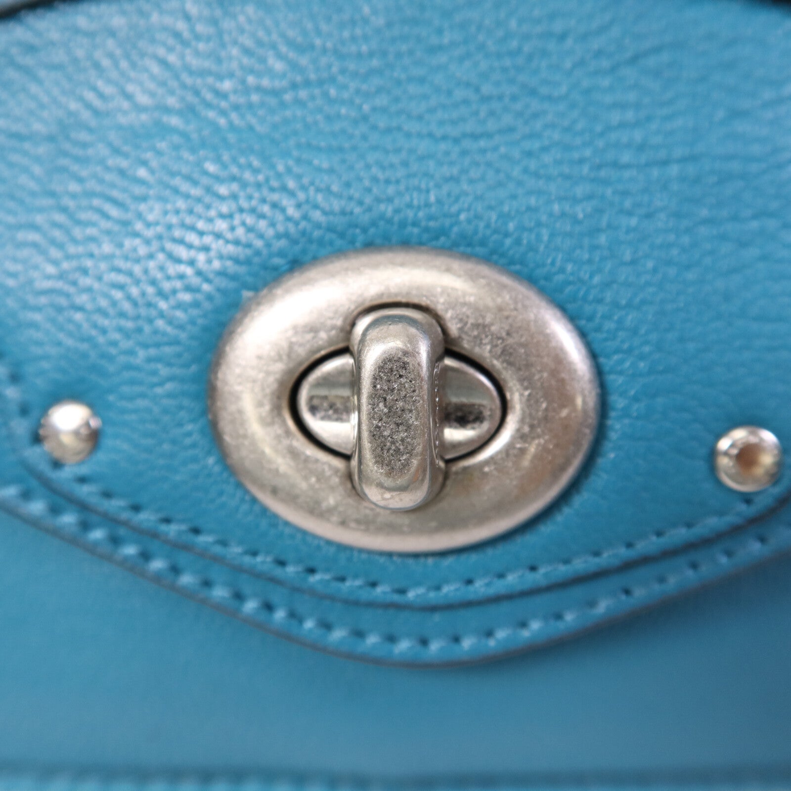 COACH 牛皮皮革Shoulder Bag銀扣肩背袋
