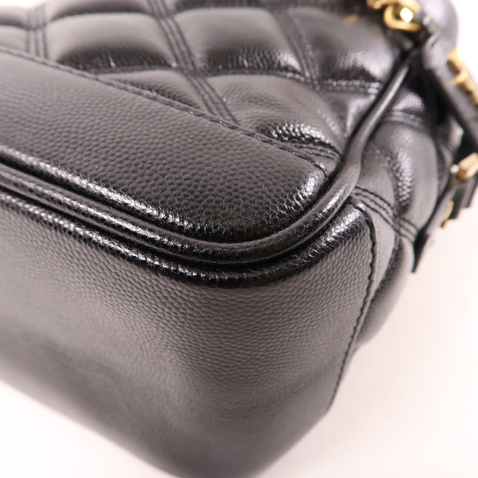 YVES SAINT LAURENT 牛皮皮革Chain Shoulder金扣肩背袋黑色