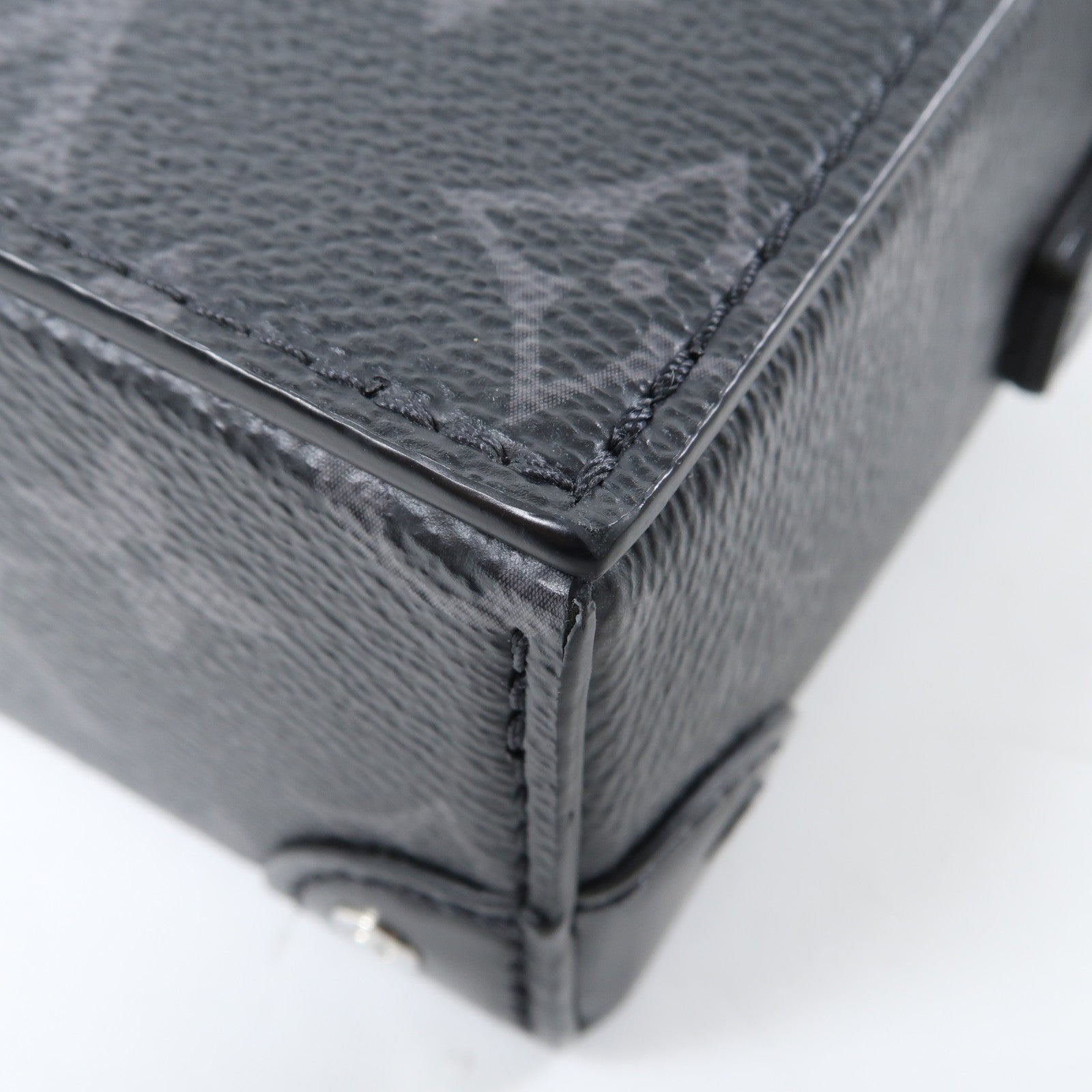 LOUIS VUITTON Monogram Eclipse Steamer Wearable Wallet肩背袋黑色