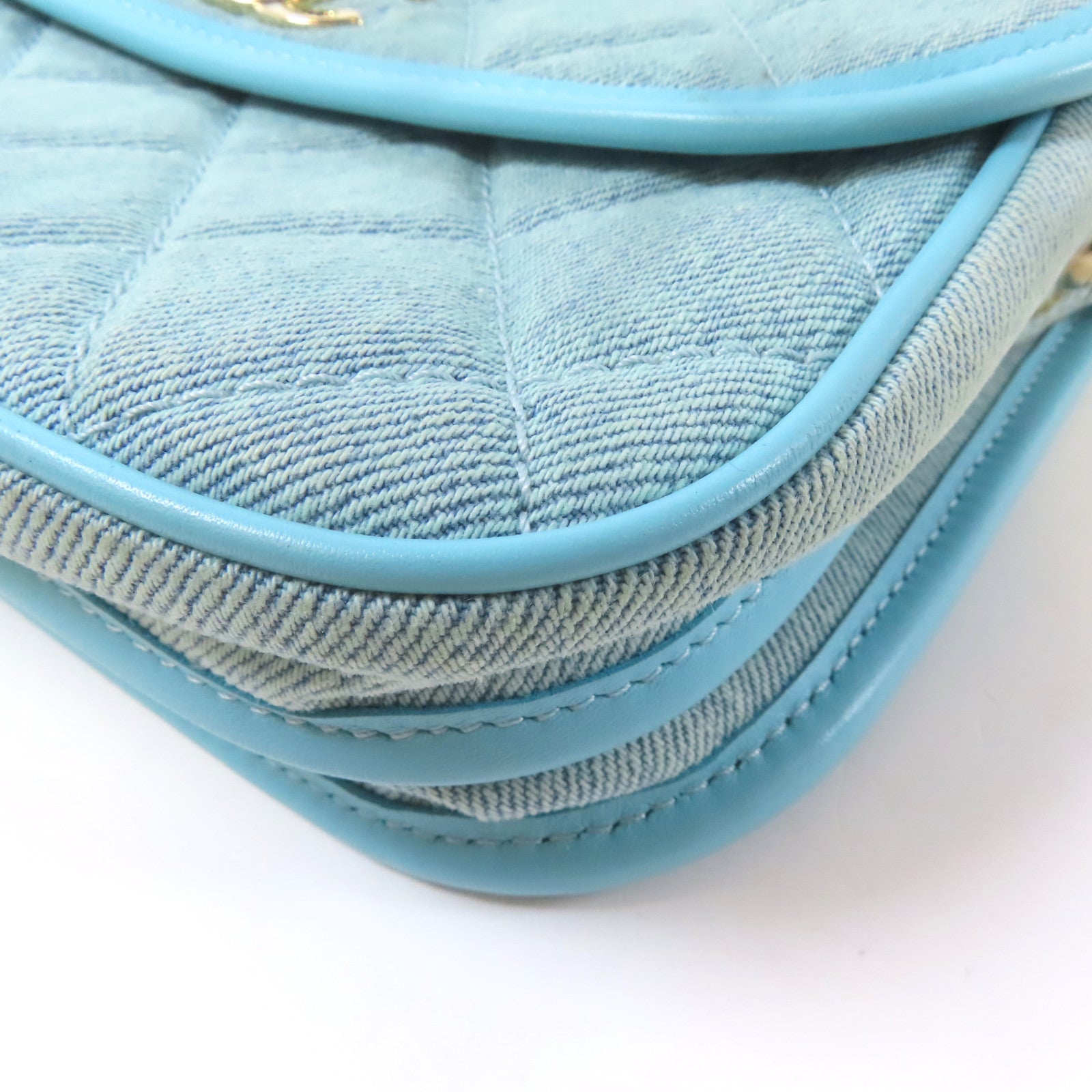CHANEL 【激減優惠】菱格牛仔布Small Messenger Flap金扣鏈帶肩背袋藍色