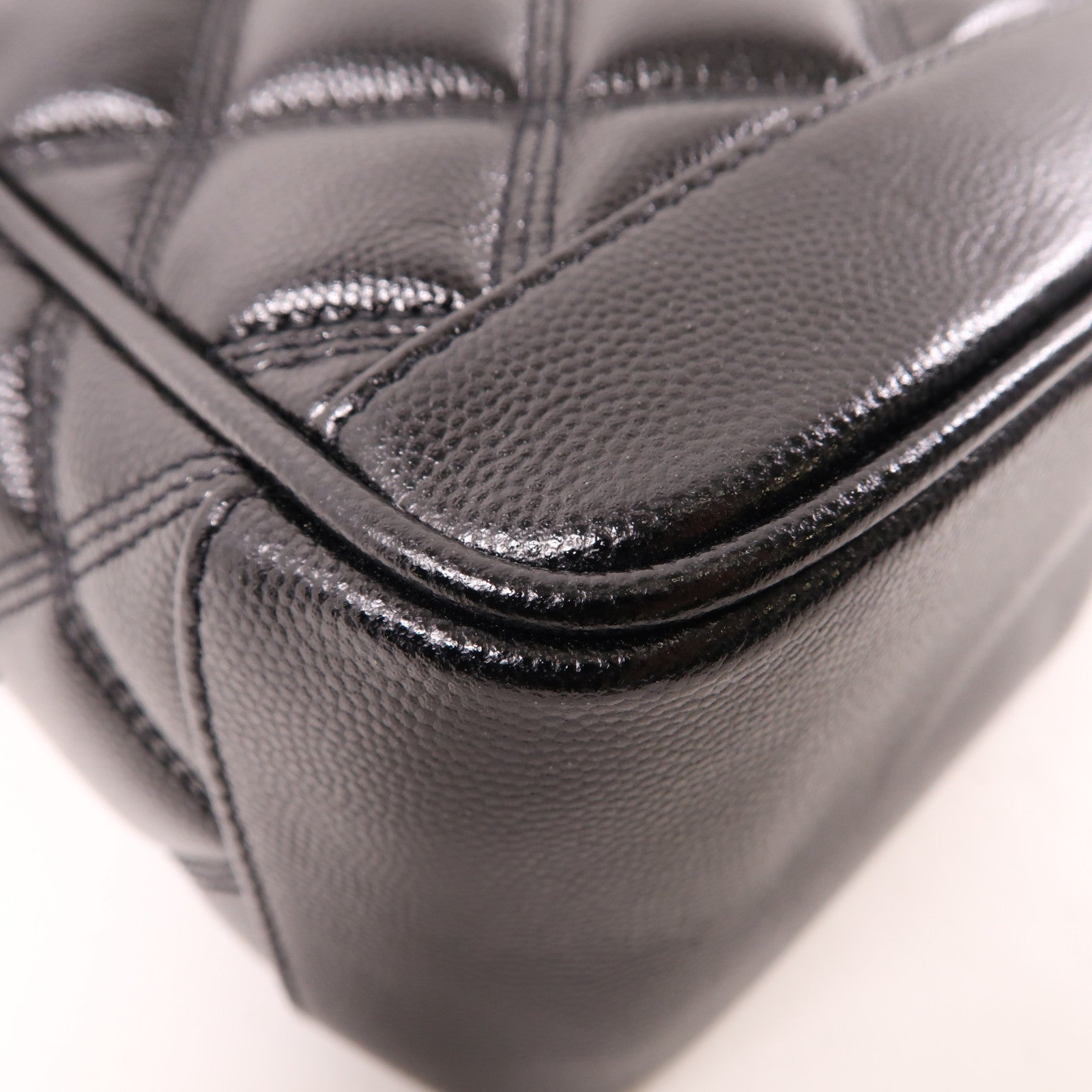 YVES SAINT LAURENT 牛皮皮革Chain Shoulder金扣肩背袋黑色