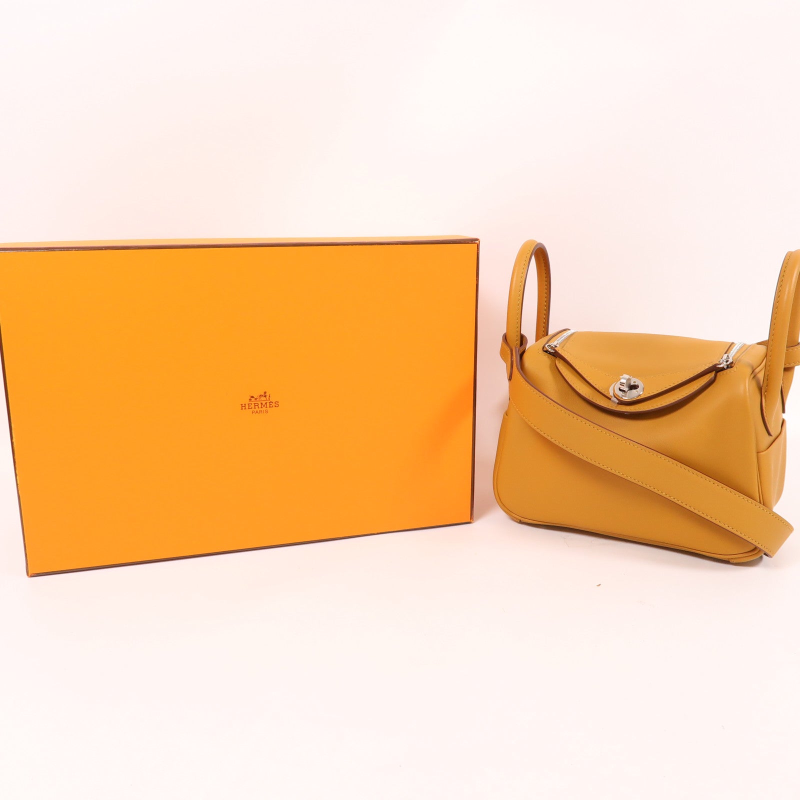 HERMES 【激減優惠】Swift皮革Mini Lindy 20銀扣肩背袋