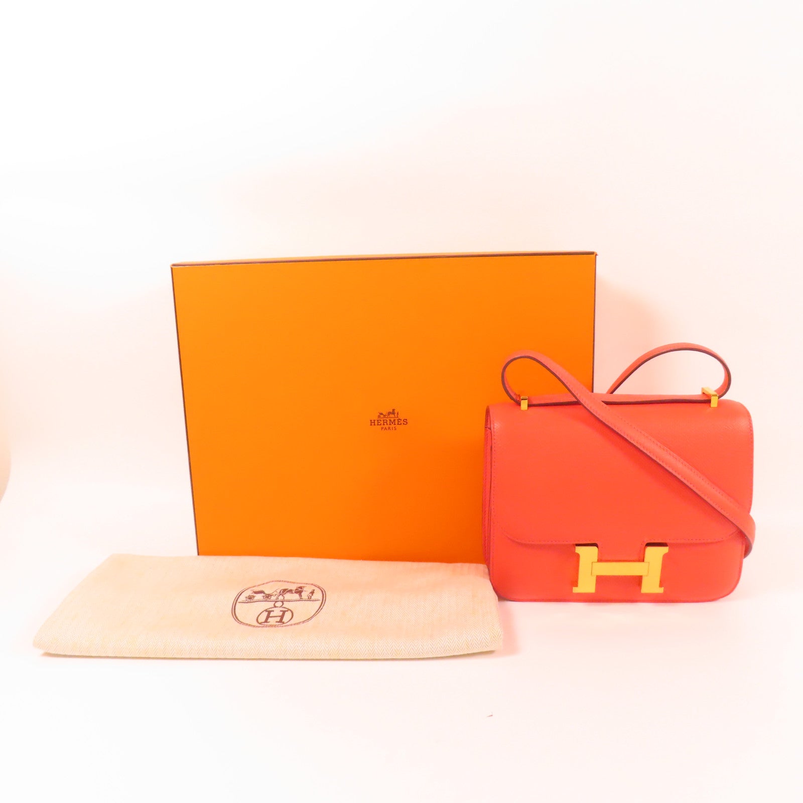 HERMES Epsom皮革Constance Mini金扣肩背袋Red