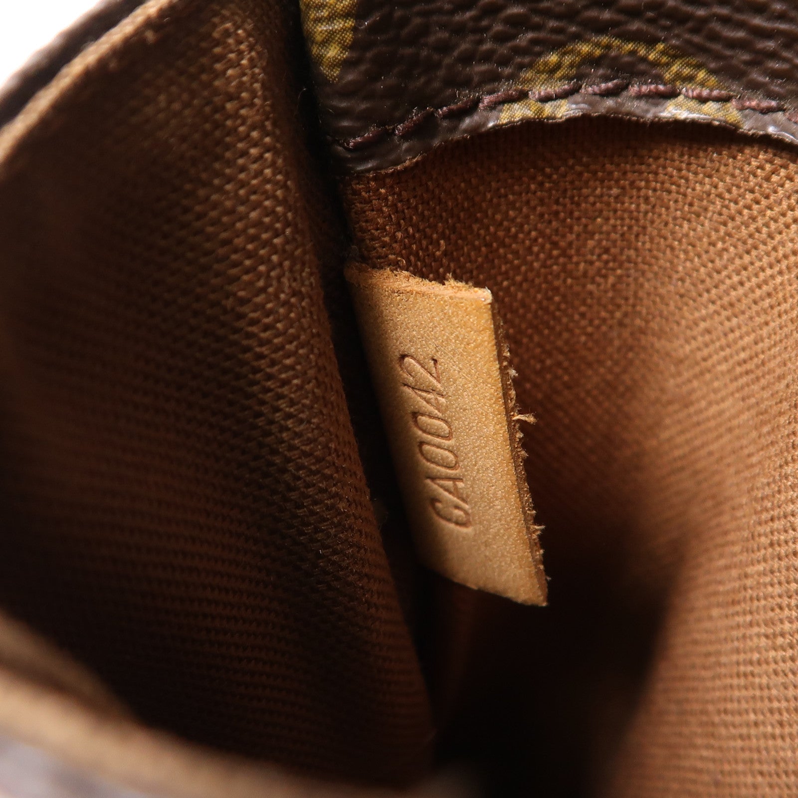 LOUIS VUITTON Monogram Pochette Gange金扣腰包