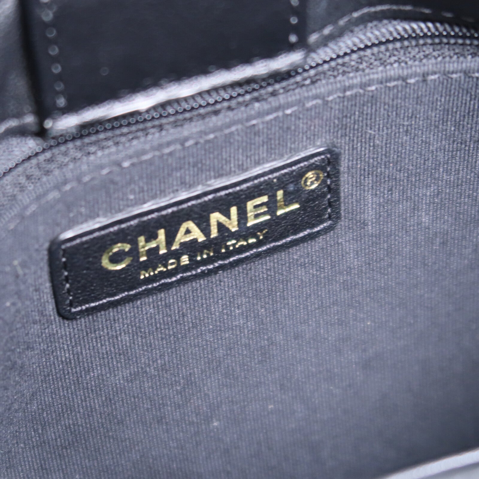 CHANEL 牛皮皮革24S Hobo鏈帶肩背袋